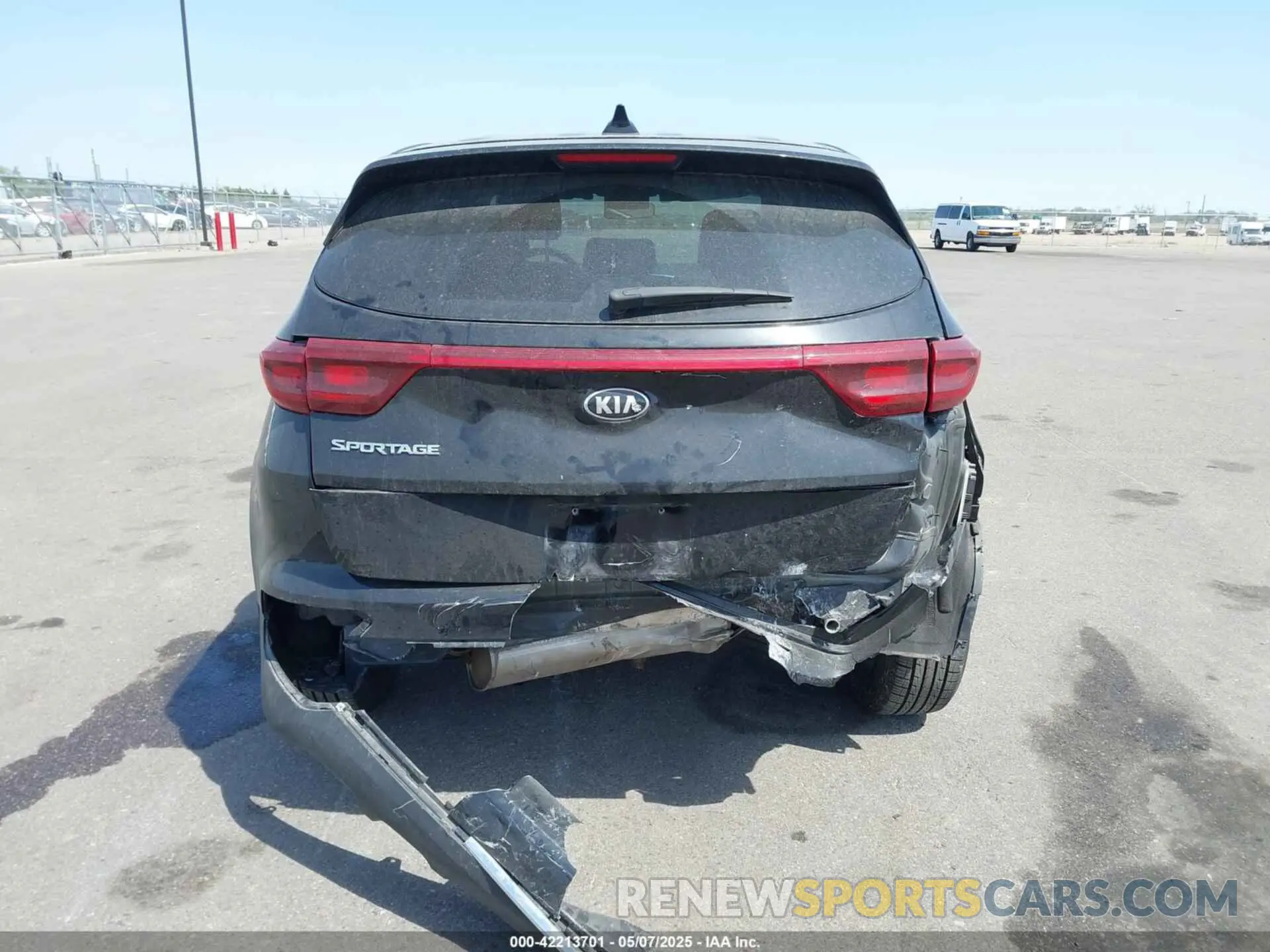 16 Photograph of a damaged car KNDPMCAC1N7955899 KIA SPORTAGE 2022
