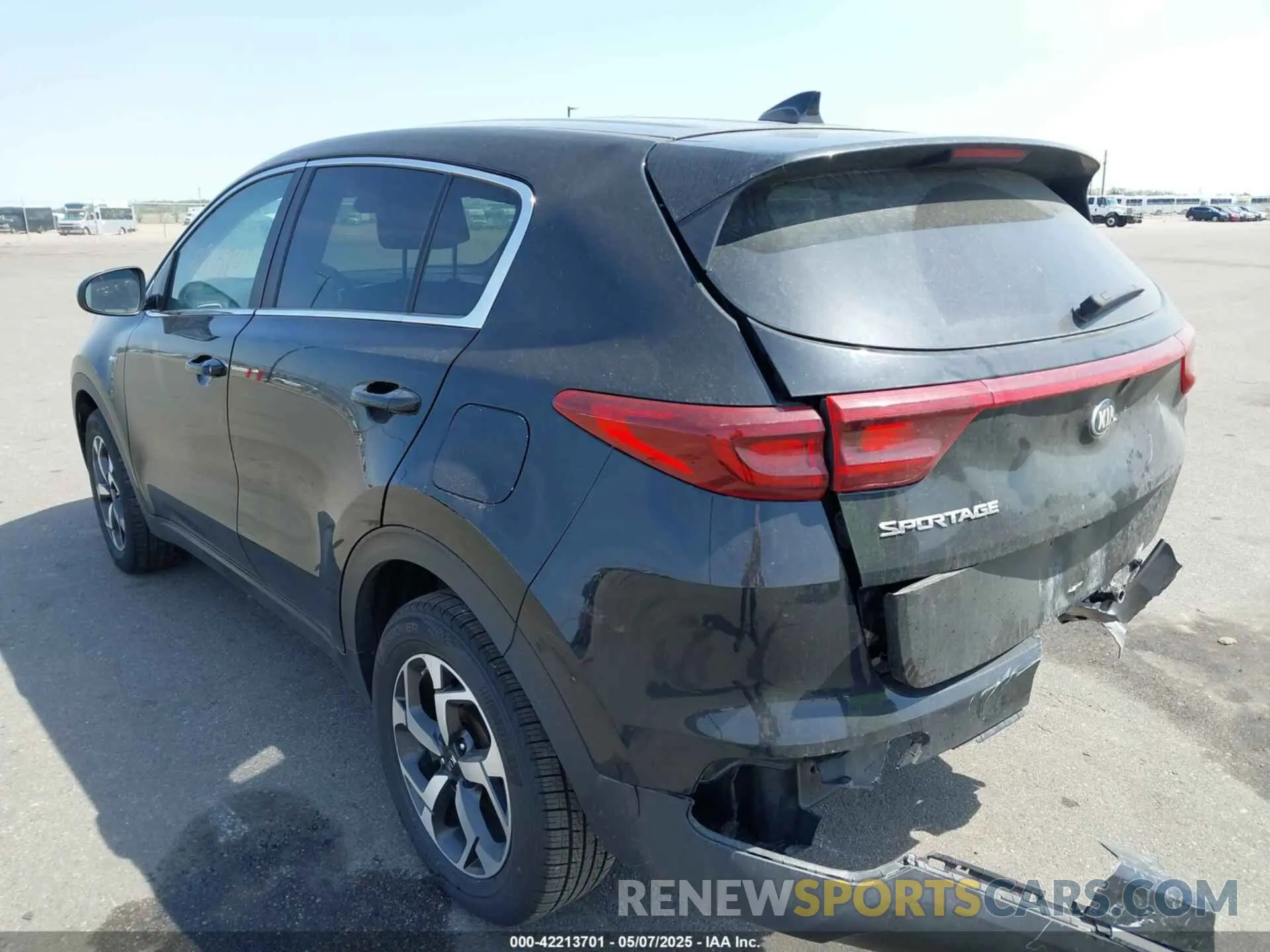 3 Photograph of a damaged car KNDPMCAC1N7955899 KIA SPORTAGE 2022