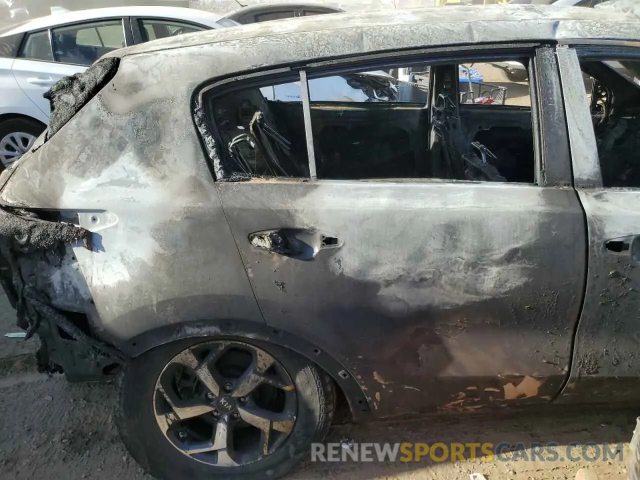 10 Photograph of a damaged car KNDPMCAC1N7997893 KIA SPORTAGE 2022