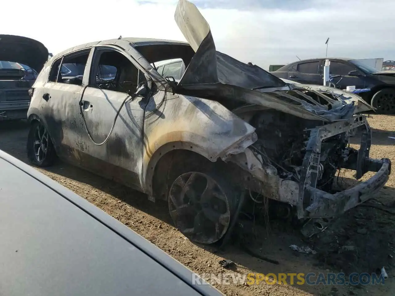 4 Photograph of a damaged car KNDPMCAC1N7997893 KIA SPORTAGE 2022
