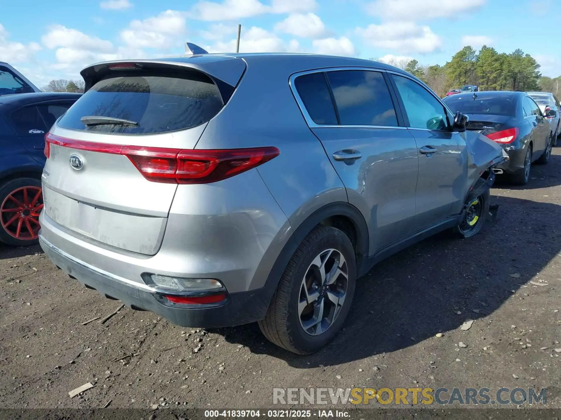 4 Photograph of a damaged car KNDPMCAC3N7008525 KIA SPORTAGE 2022