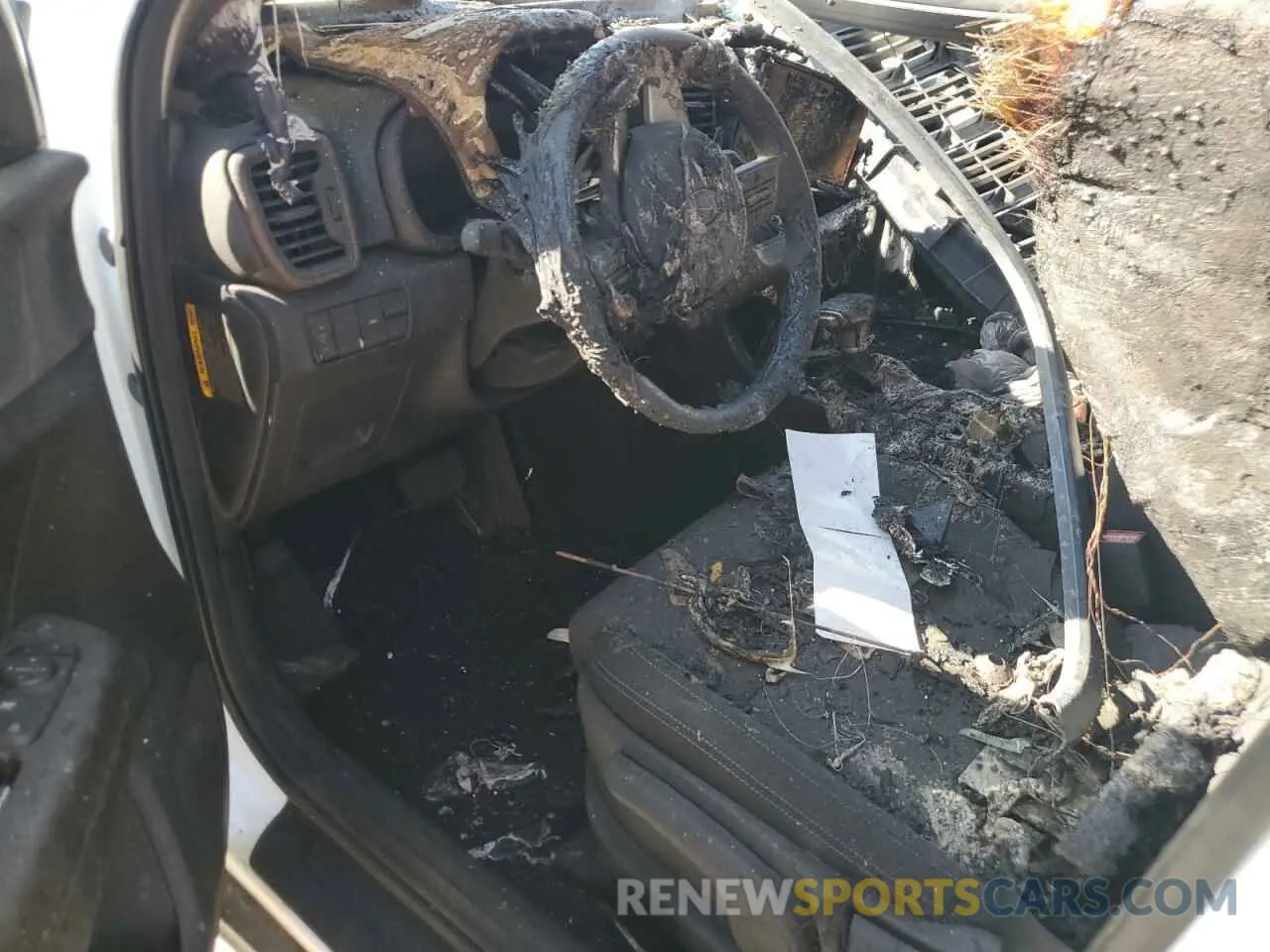 8 Photograph of a damaged car KNDPMCAC3N7948808 KIA SPORTAGE 2022