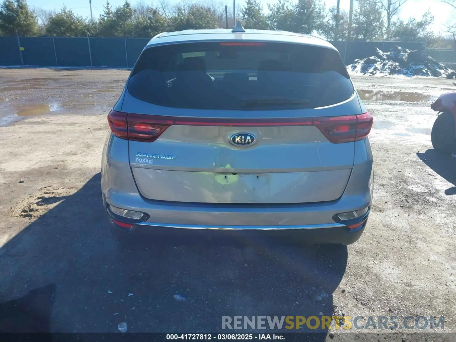 17 Photograph of a damaged car KNDPMCAC3N7996924 KIA SPORTAGE 2022