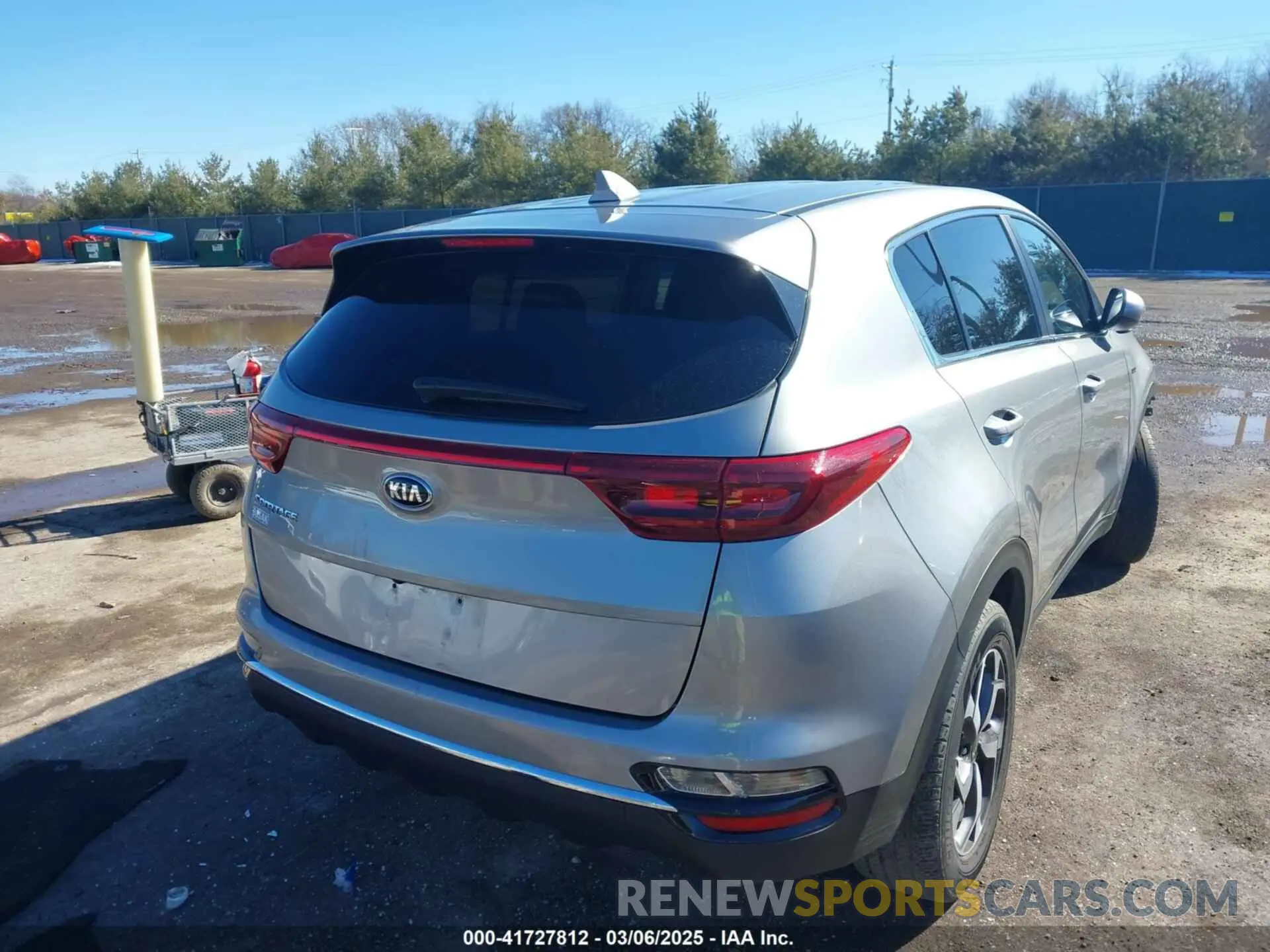 4 Photograph of a damaged car KNDPMCAC3N7996924 KIA SPORTAGE 2022