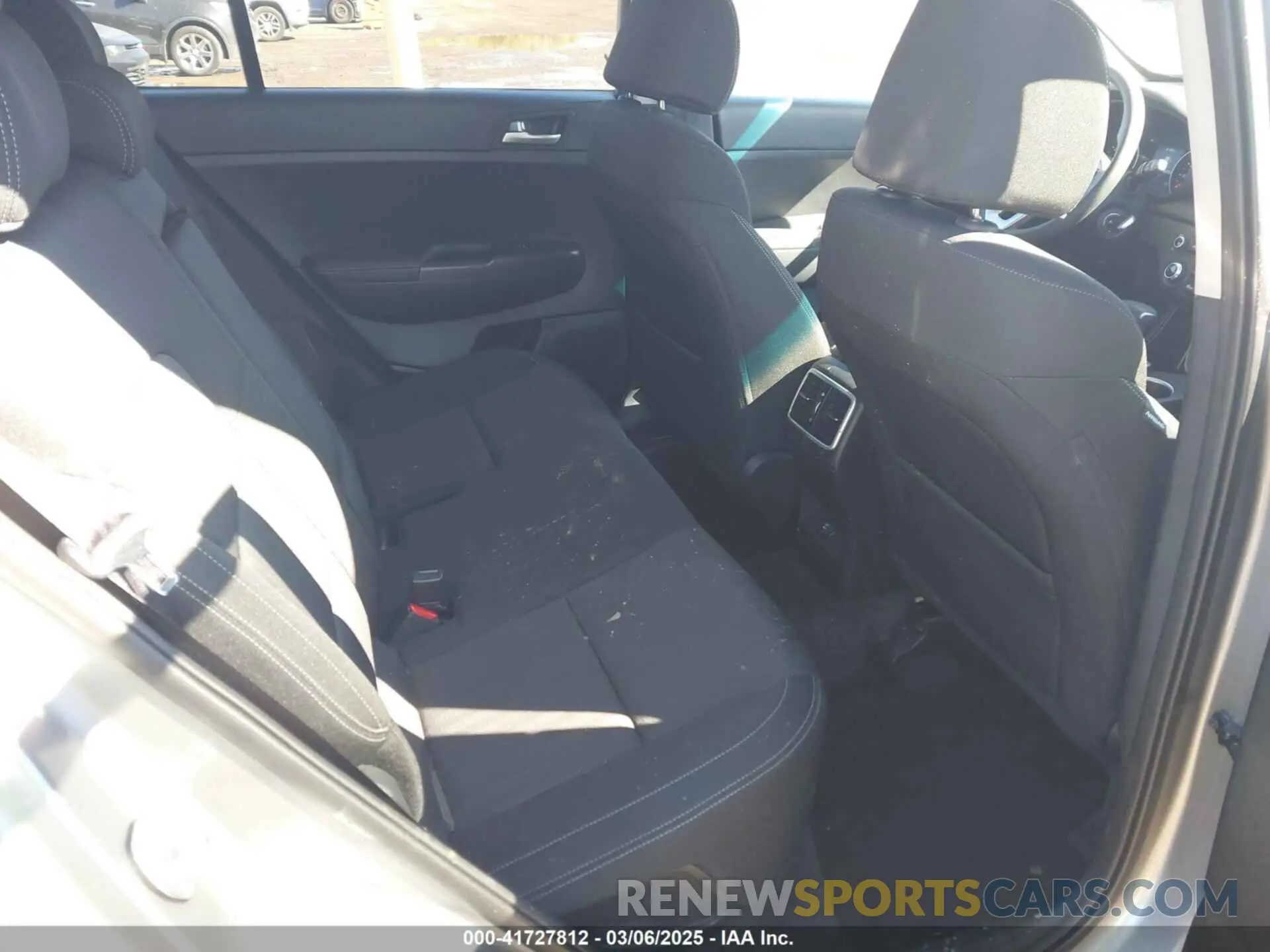 8 Photograph of a damaged car KNDPMCAC3N7996924 KIA SPORTAGE 2022