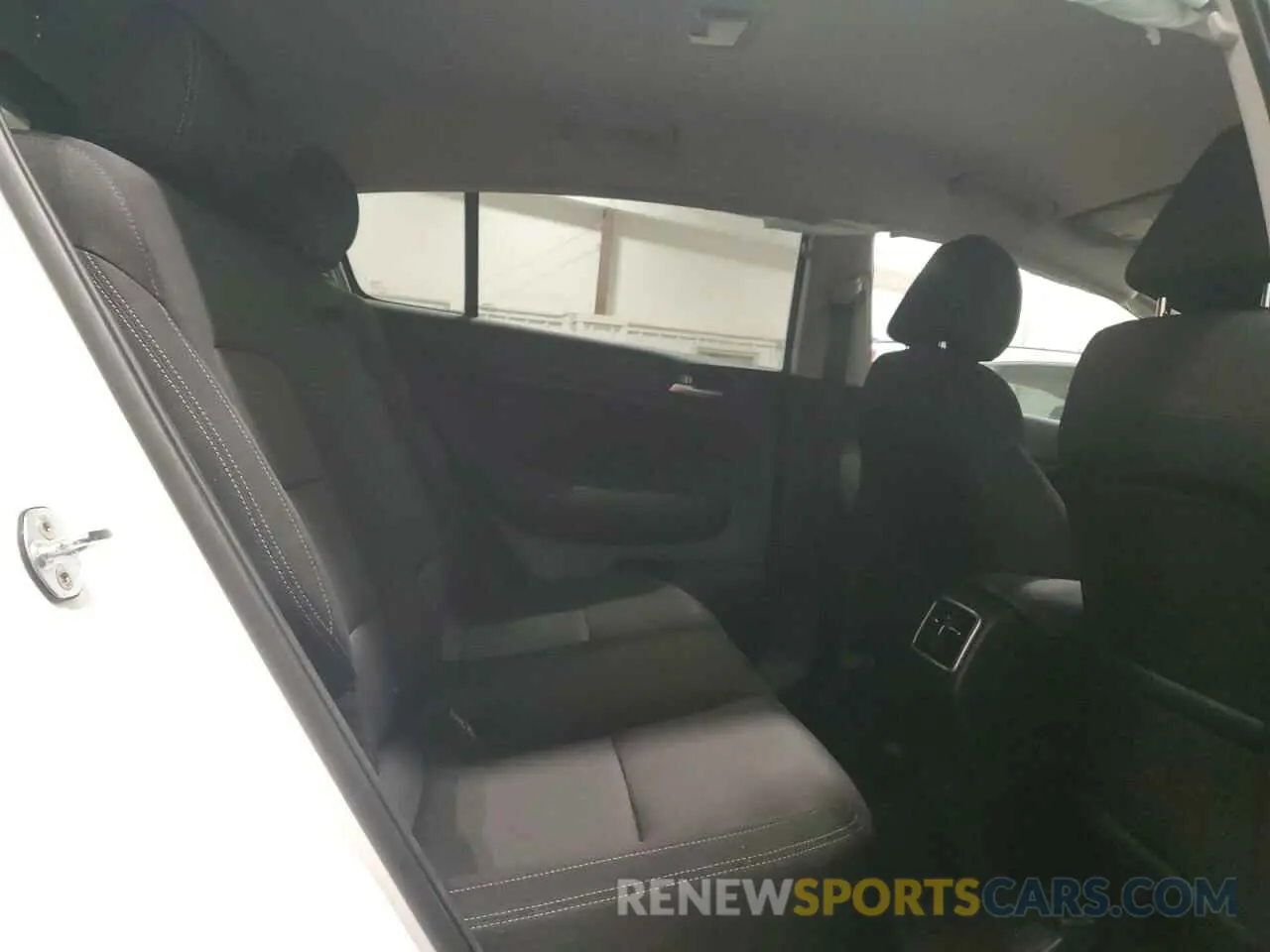 12 Photograph of a damaged car KNDPMCAC5N7991322 KIA SPORTAGE 2022