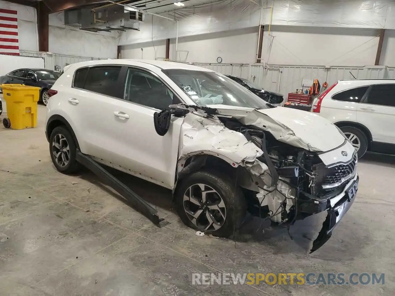 4 Photograph of a damaged car KNDPMCAC5N7991322 KIA SPORTAGE 2022