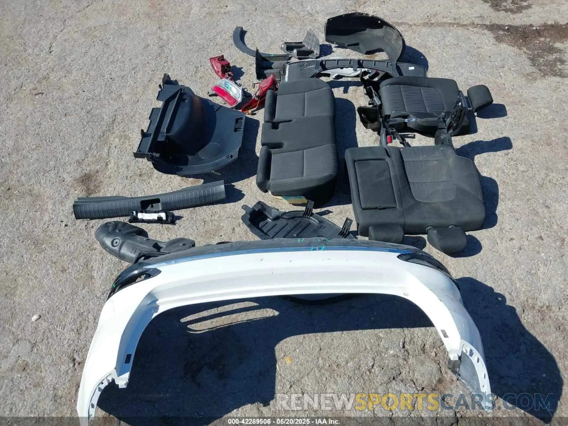 12 Photograph of a damaged car KNDPMCAC6N7005604 KIA SPORTAGE 2022