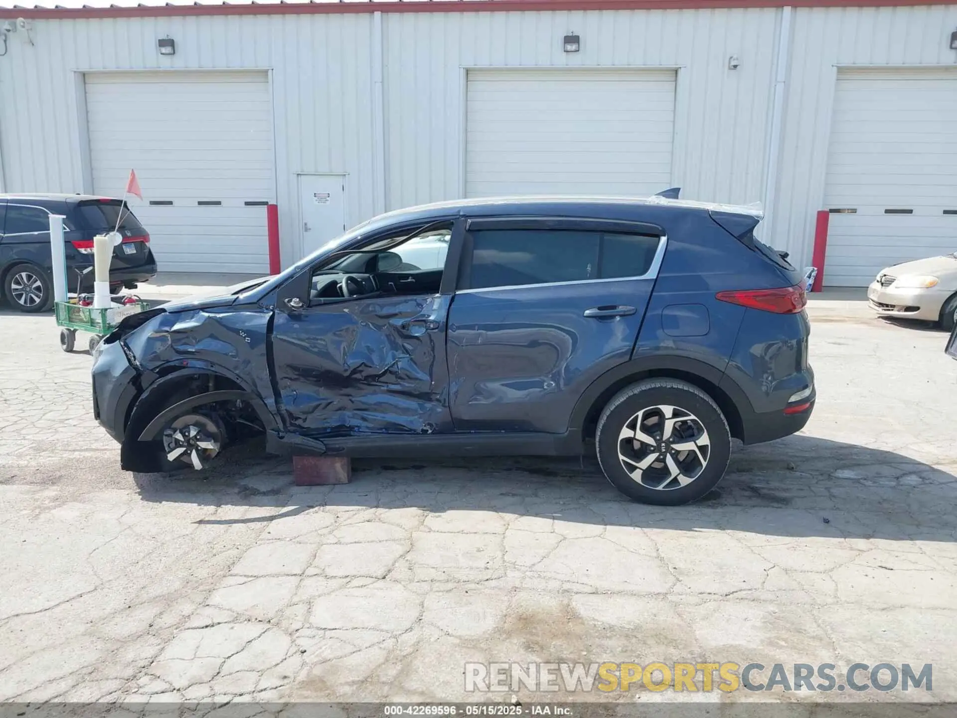 14 Photograph of a damaged car KNDPMCAC6N7018689 KIA SPORTAGE 2022