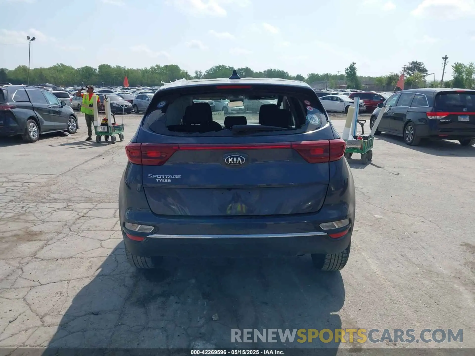 16 Photograph of a damaged car KNDPMCAC6N7018689 KIA SPORTAGE 2022