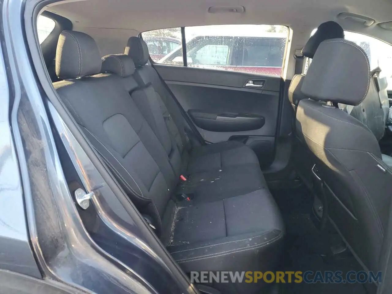 11 Photograph of a damaged car KNDPMCAC6N7973427 KIA SPORTAGE 2022