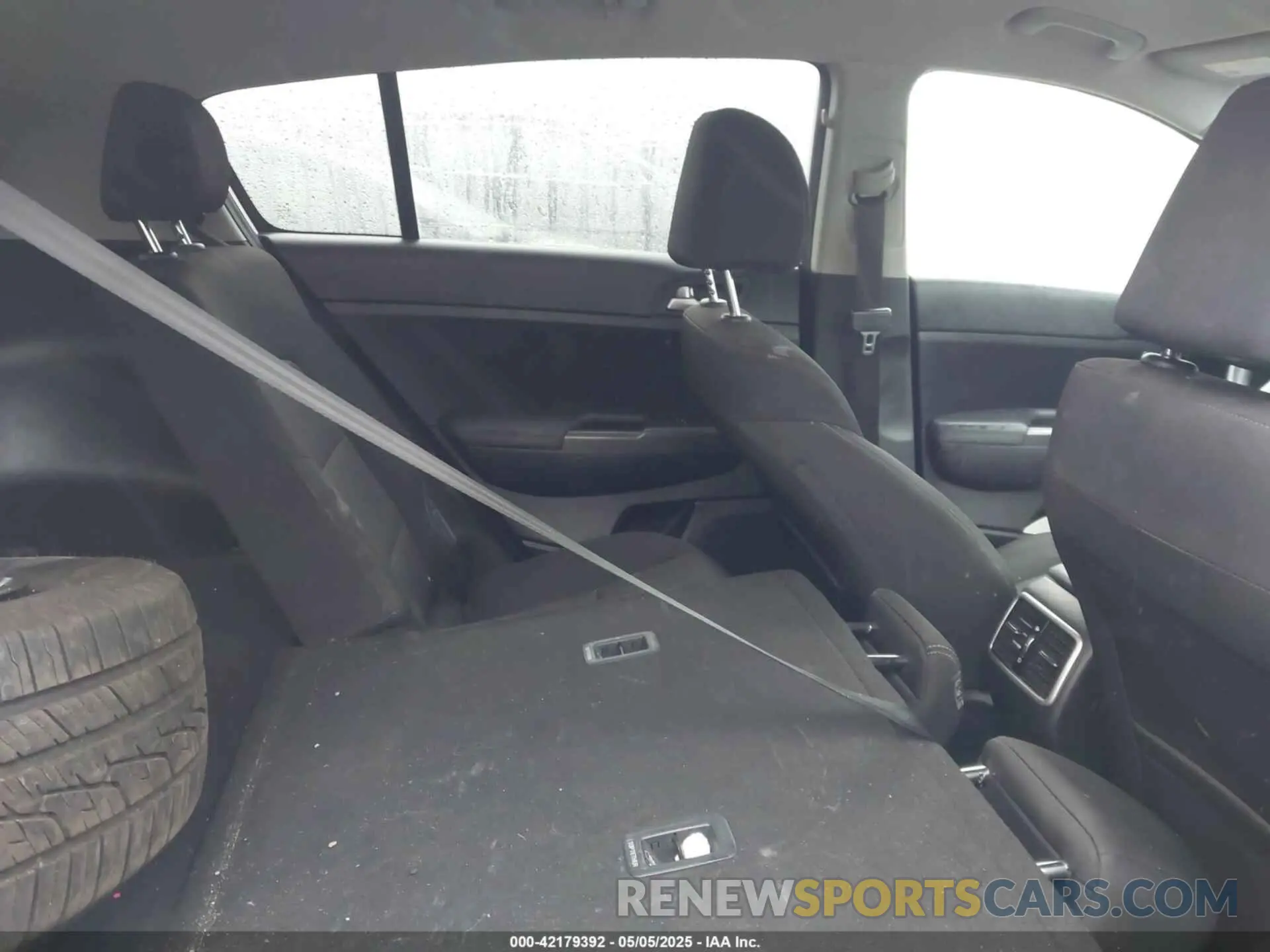 8 Photograph of a damaged car KNDPMCAC7N7008656 KIA SPORTAGE 2022