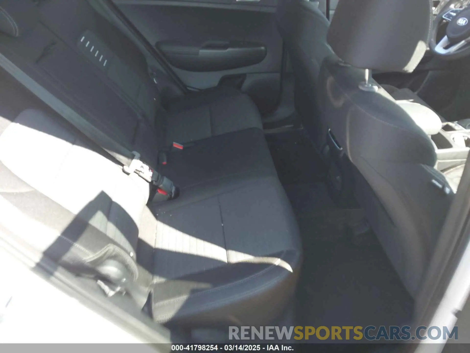 8 Photograph of a damaged car KNDPMCAC7N7025277 KIA SPORTAGE 2022