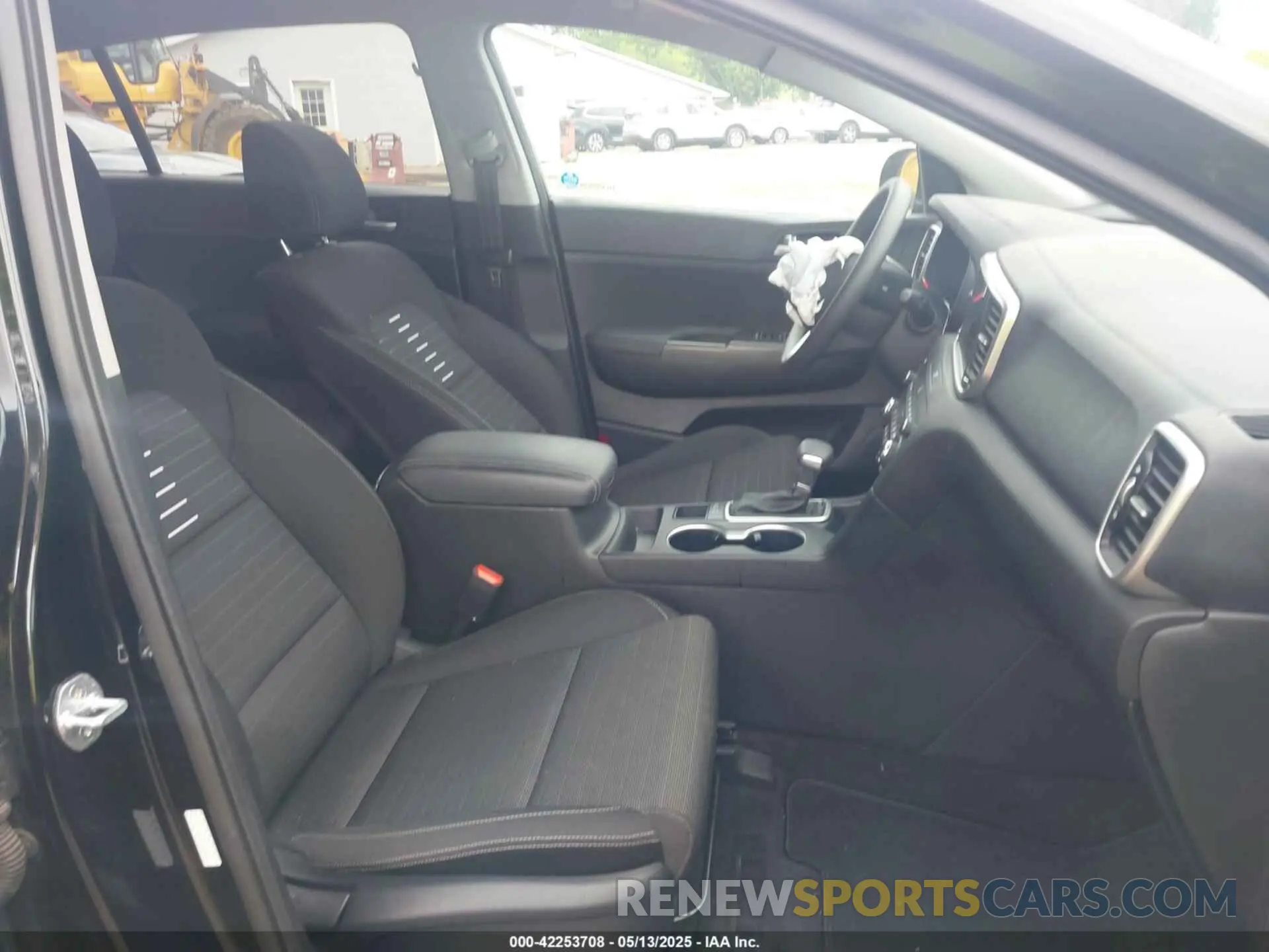 5 Photograph of a damaged car KNDPMCAC7N7026350 KIA SPORTAGE 2022