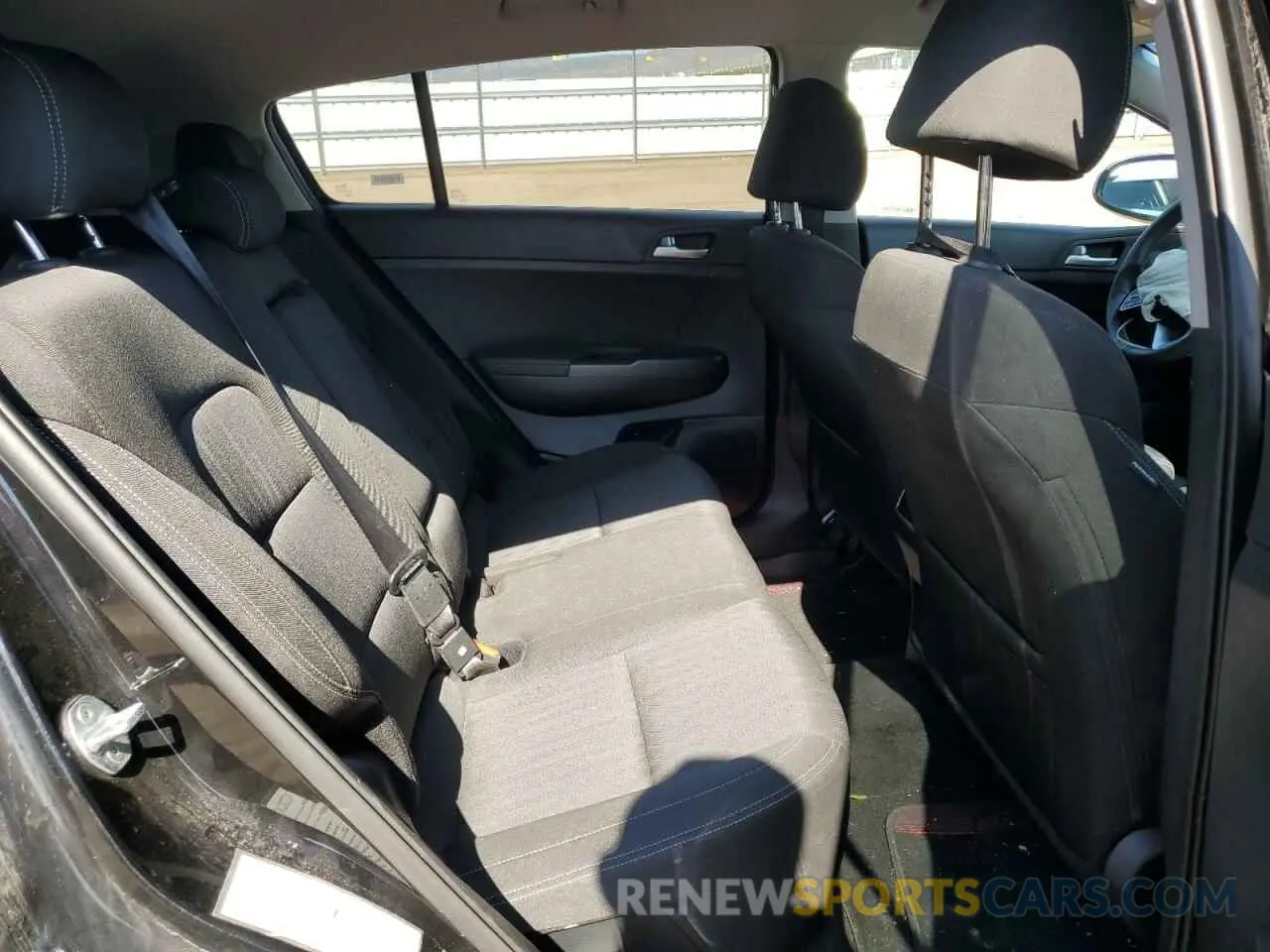 10 Photograph of a damaged car KNDPMCAC7N7964221 KIA SPORTAGE 2022