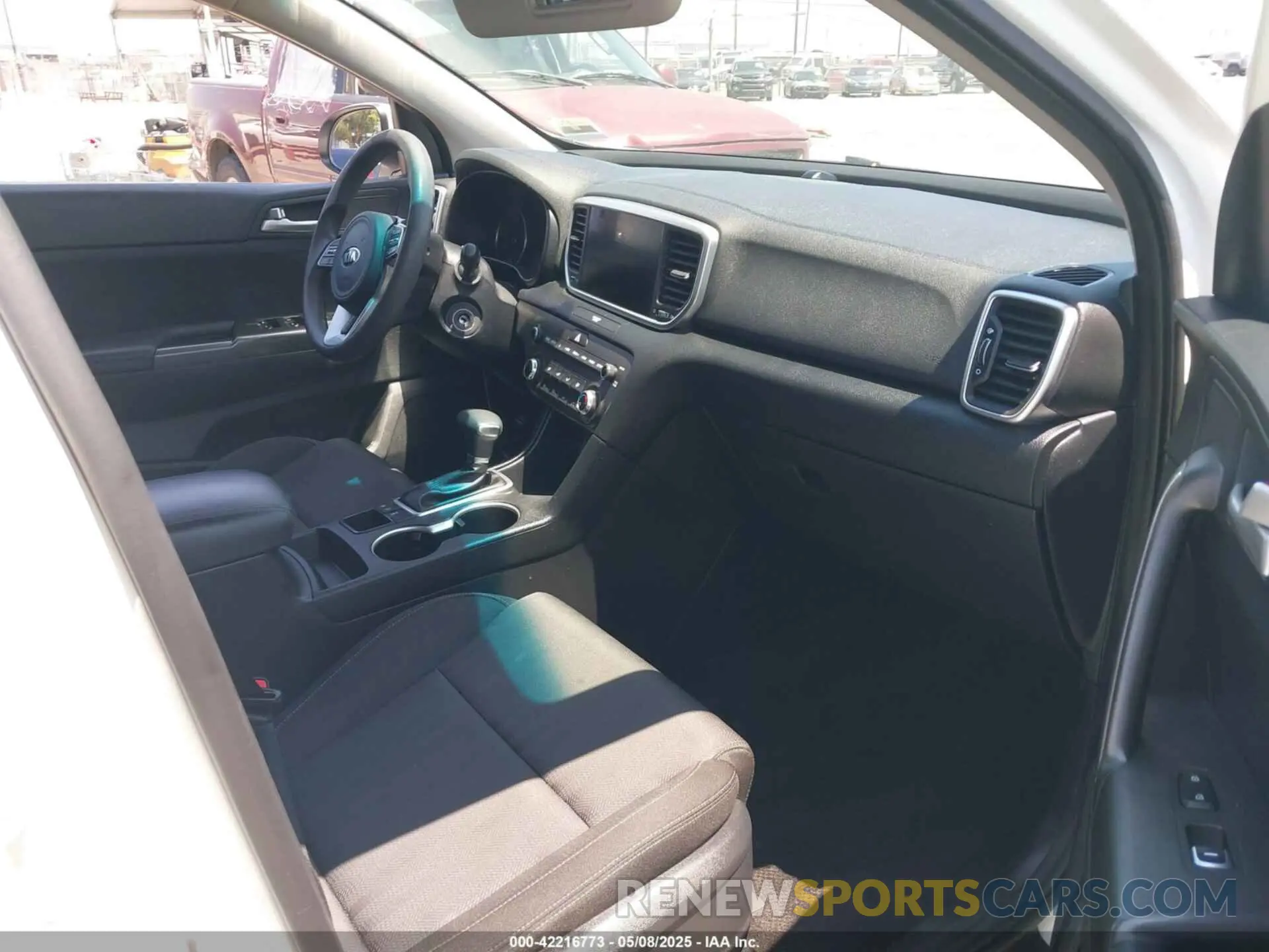 5 Photograph of a damaged car KNDPMCAC8N7001988 KIA SPORTAGE 2022