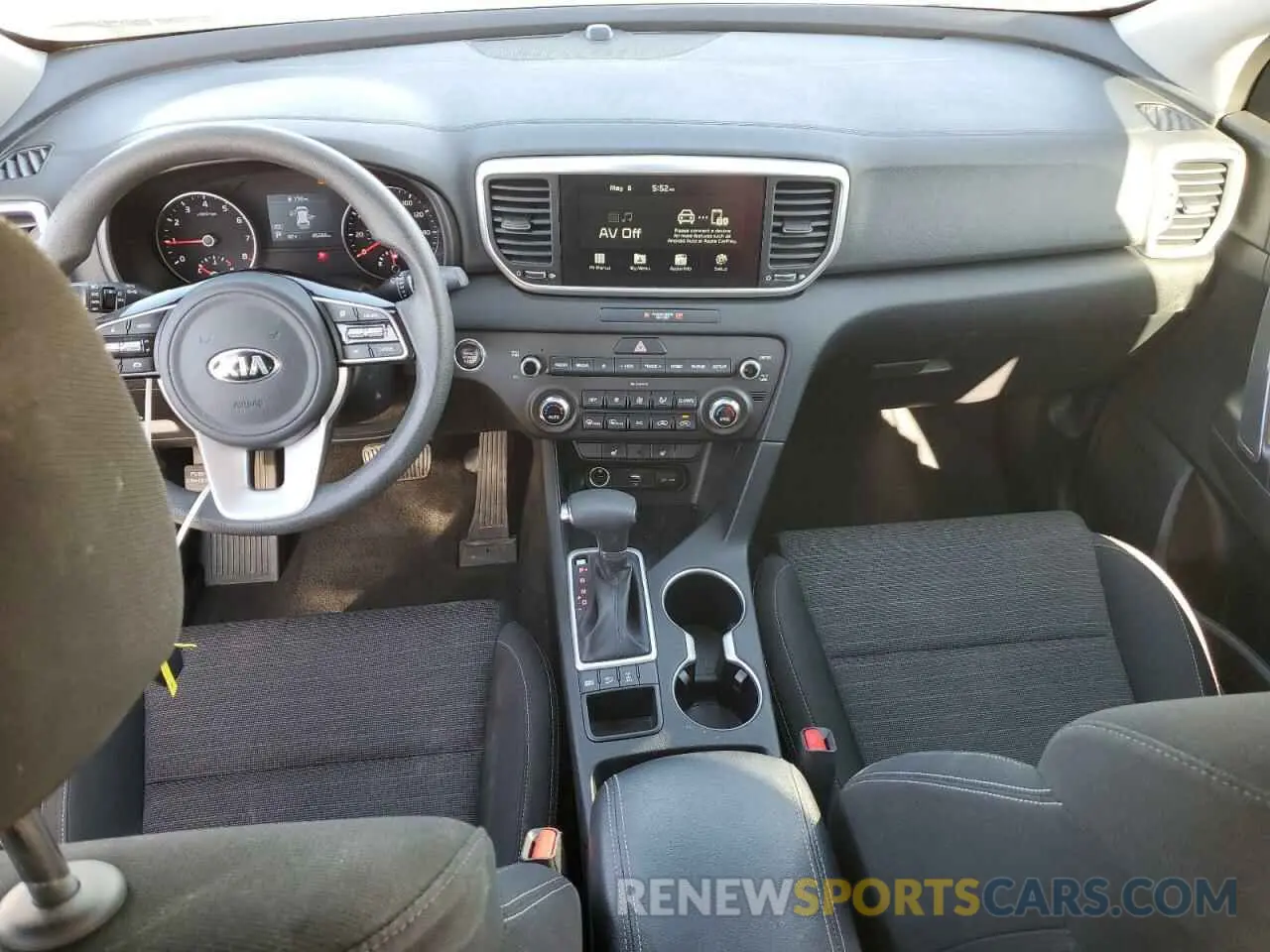 8 Photograph of a damaged car KNDPMCAC8N7955575 KIA SPORTAGE 2022
