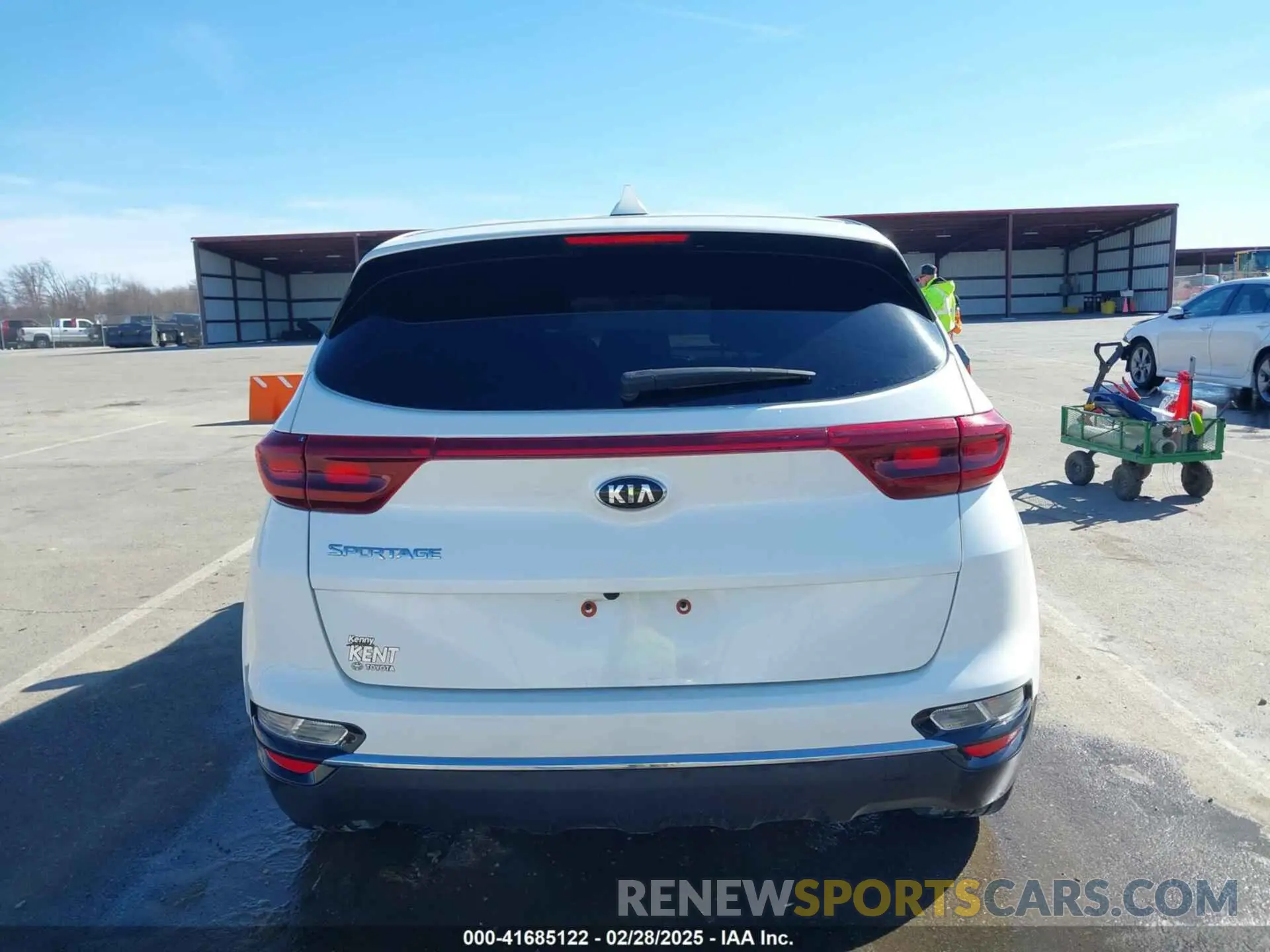 17 Photograph of a damaged car KNDPMCAC8N7957004 KIA SPORTAGE 2022