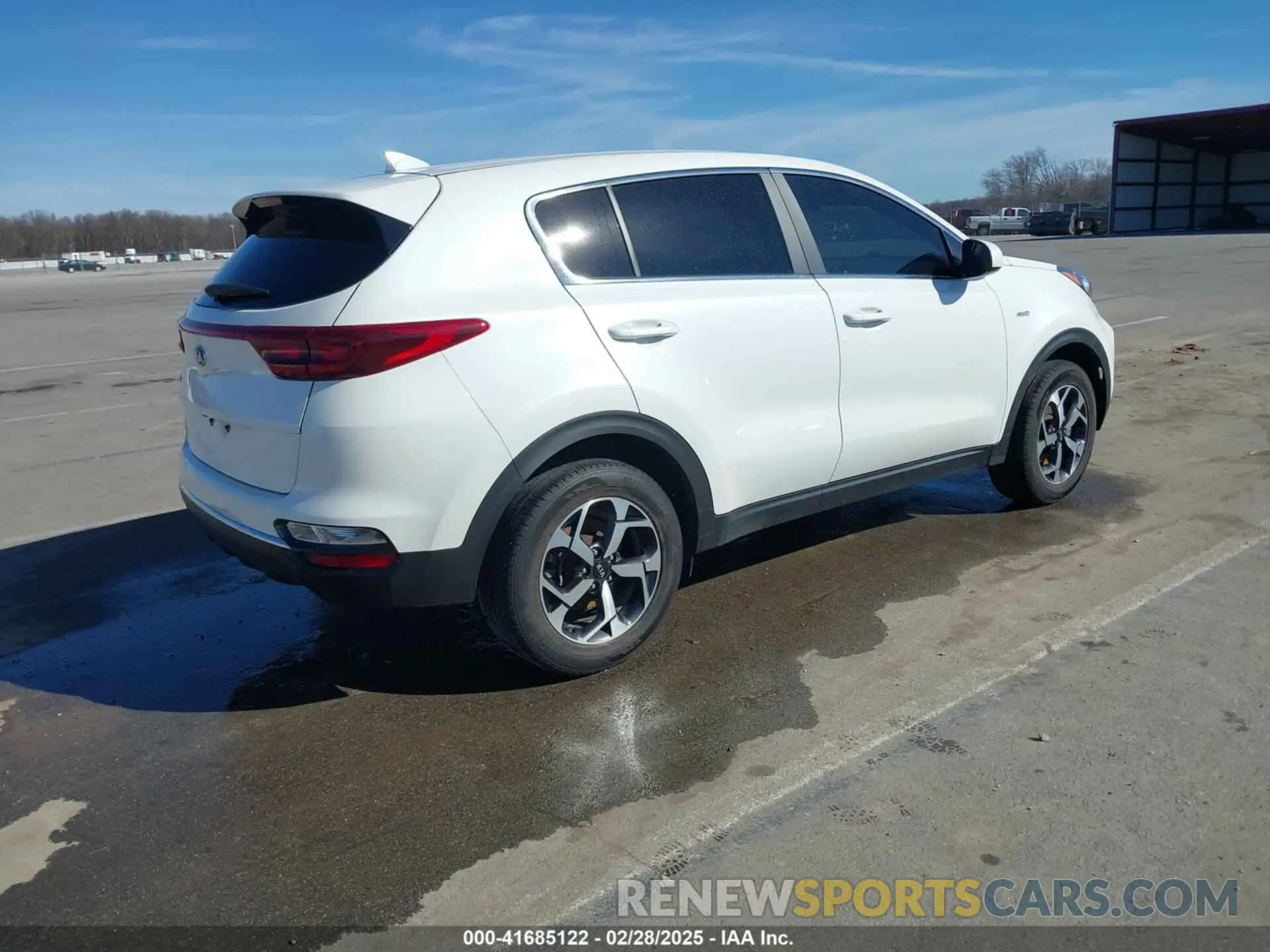 4 Photograph of a damaged car KNDPMCAC8N7957004 KIA SPORTAGE 2022