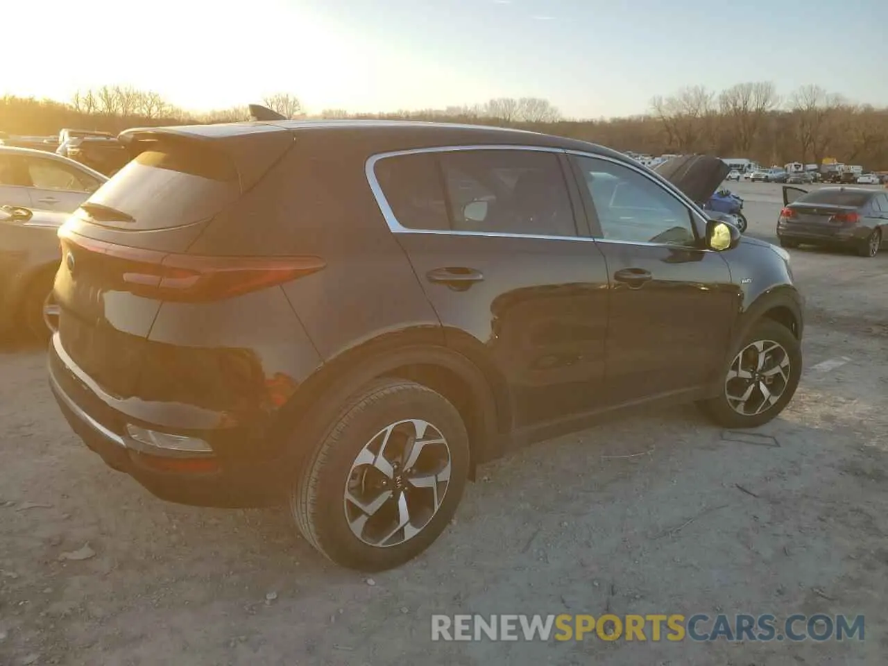 3 Photograph of a damaged car KNDPMCAC8N7993274 KIA SPORTAGE 2022