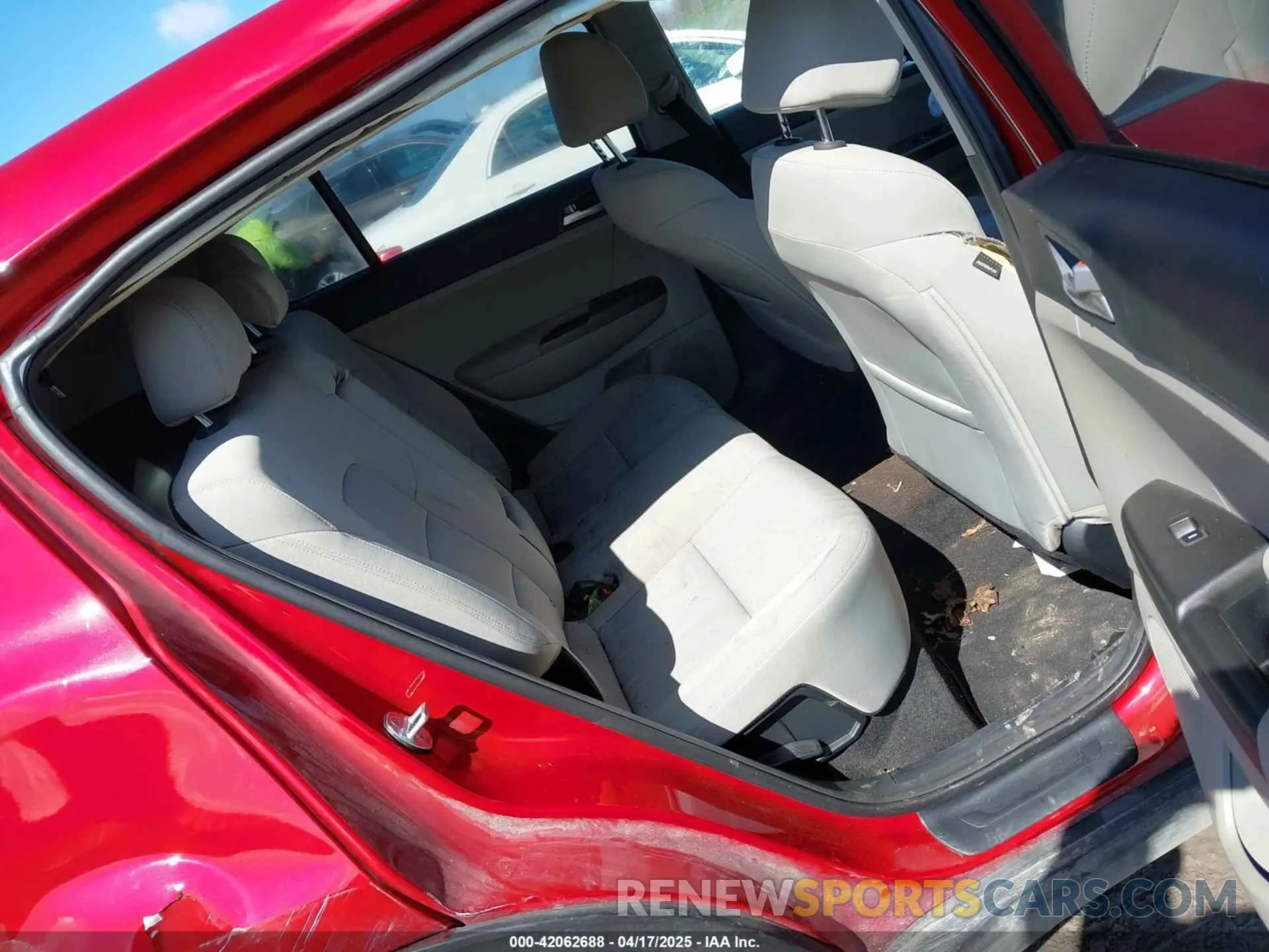 8 Photograph of a damaged car KNDPMCAC9N7010389 KIA SPORTAGE 2022