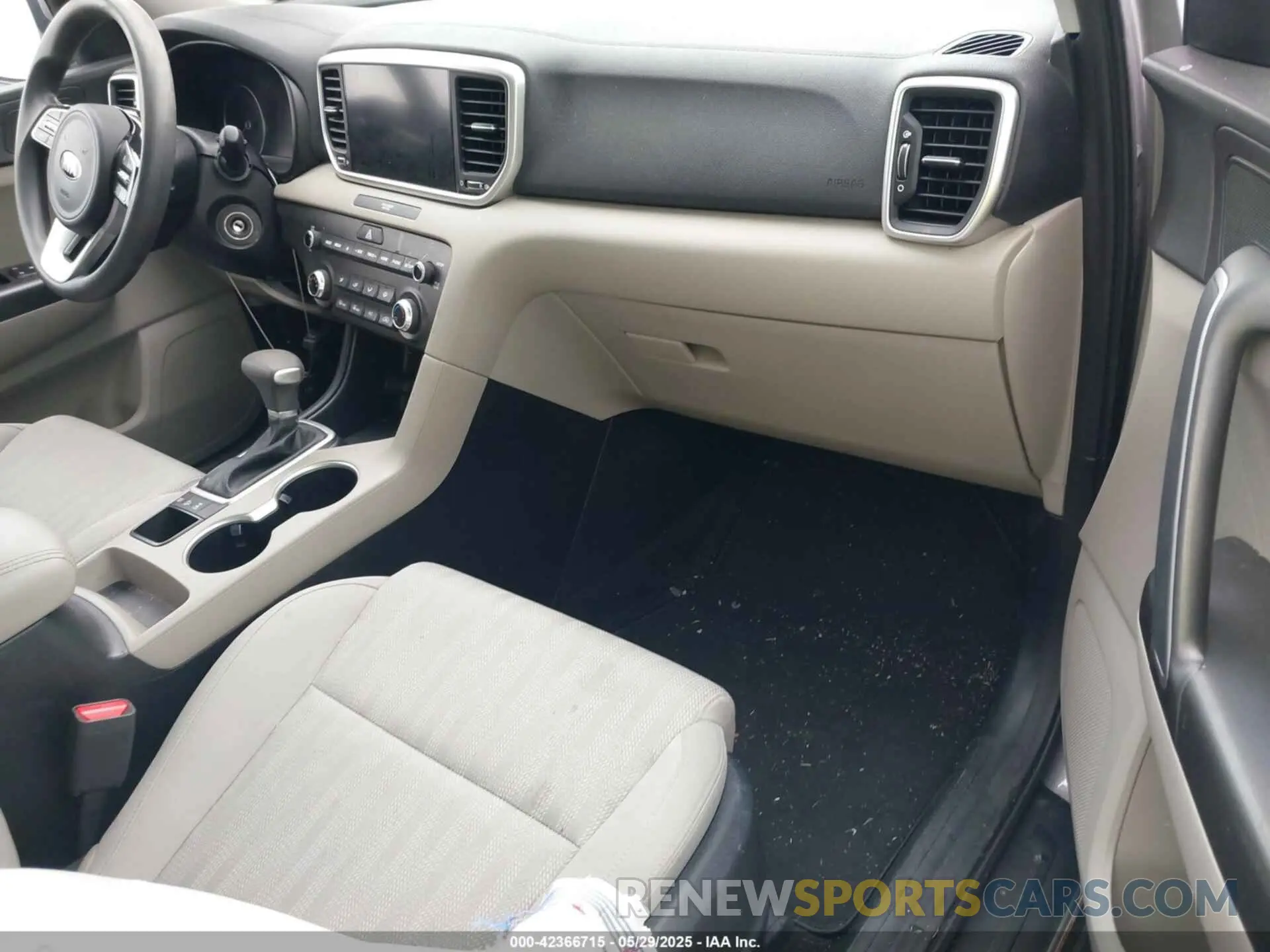5 Photograph of a damaged car KNDPMCAC9N7017360 KIA SPORTAGE 2022