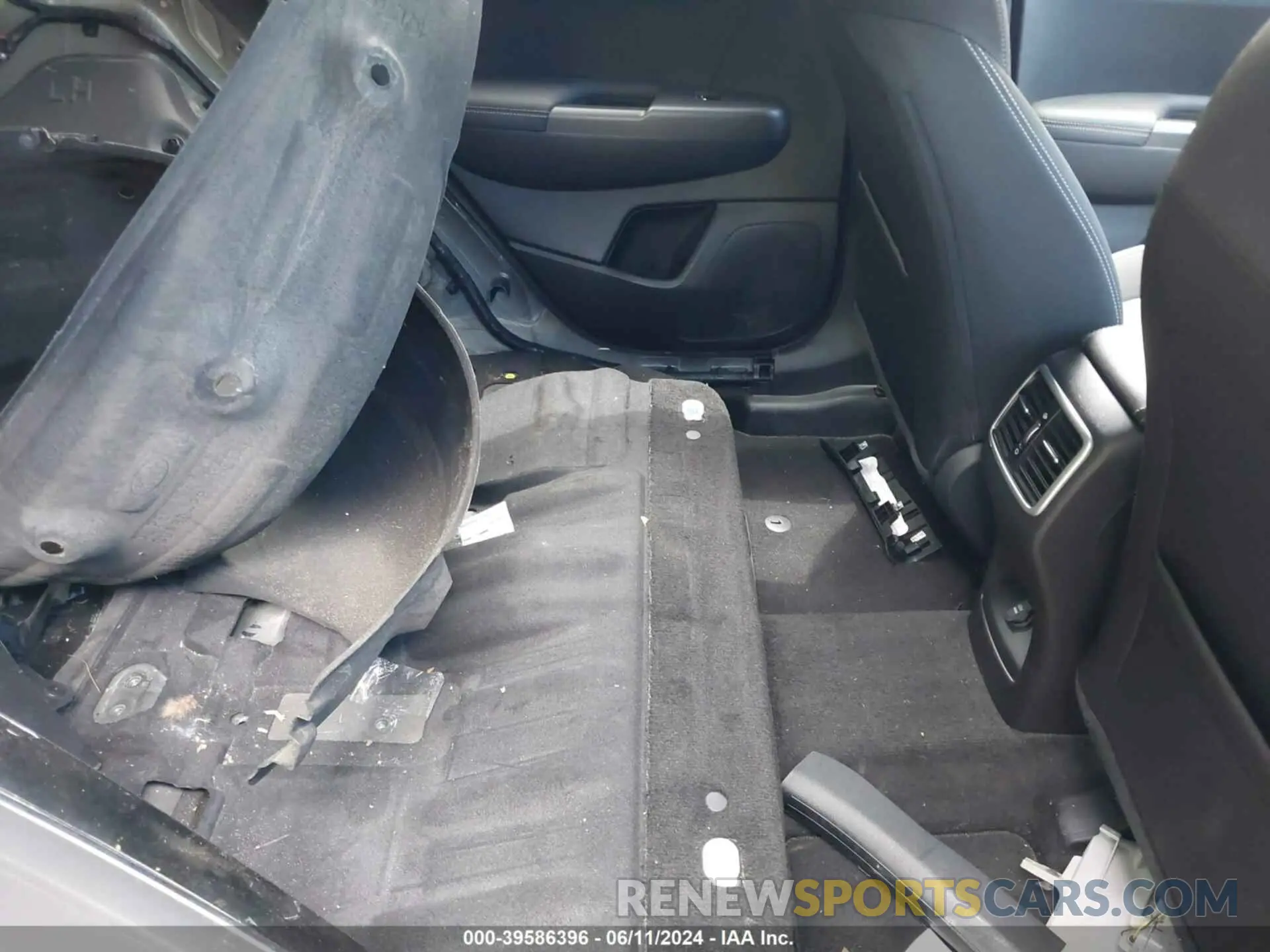 8 Photograph of a damaged car KNDPMCAC9N7951986 KIA SPORTAGE 2022