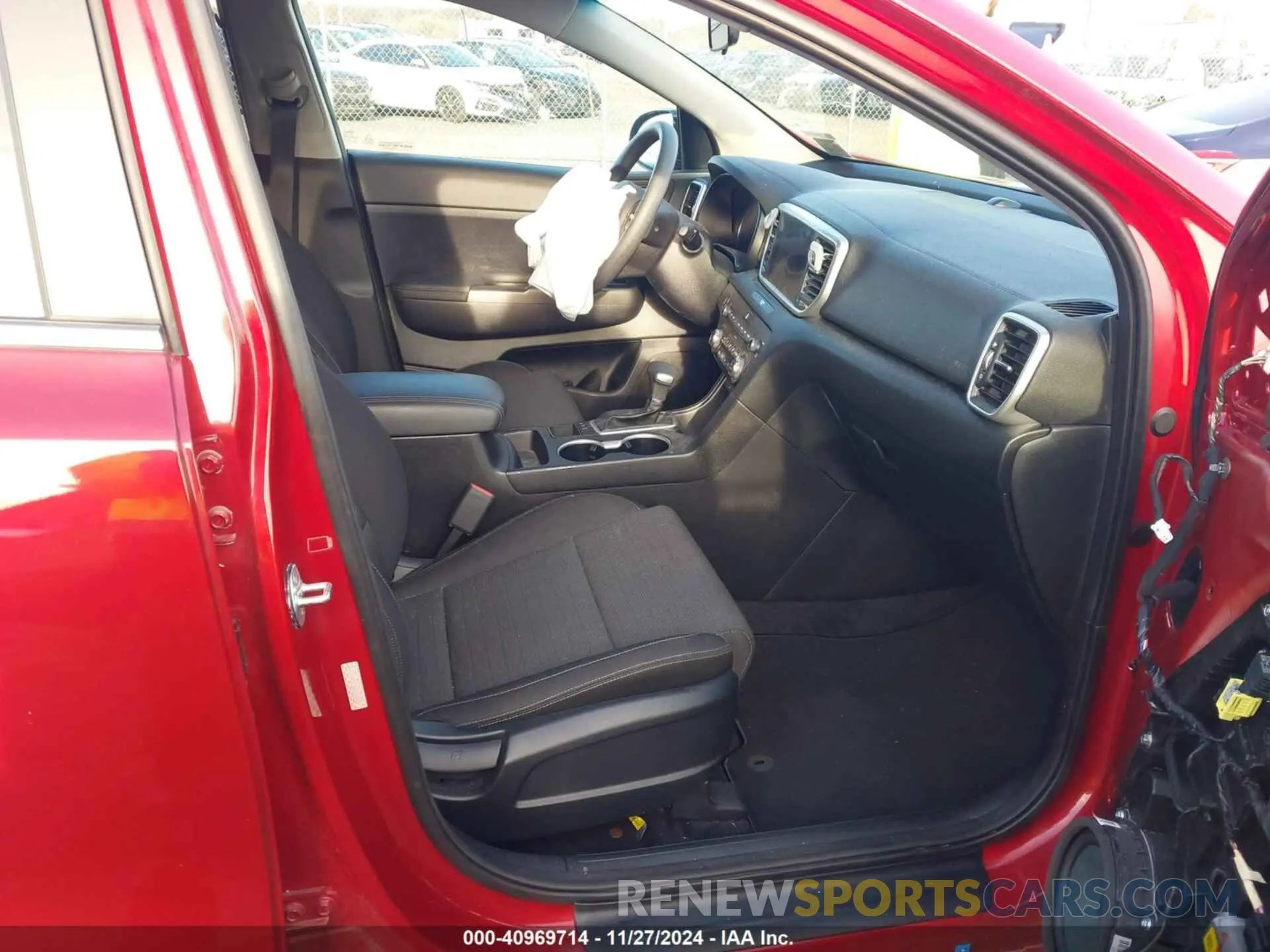 5 Photograph of a damaged car KNDPMCACXN7026620 KIA SPORTAGE 2022