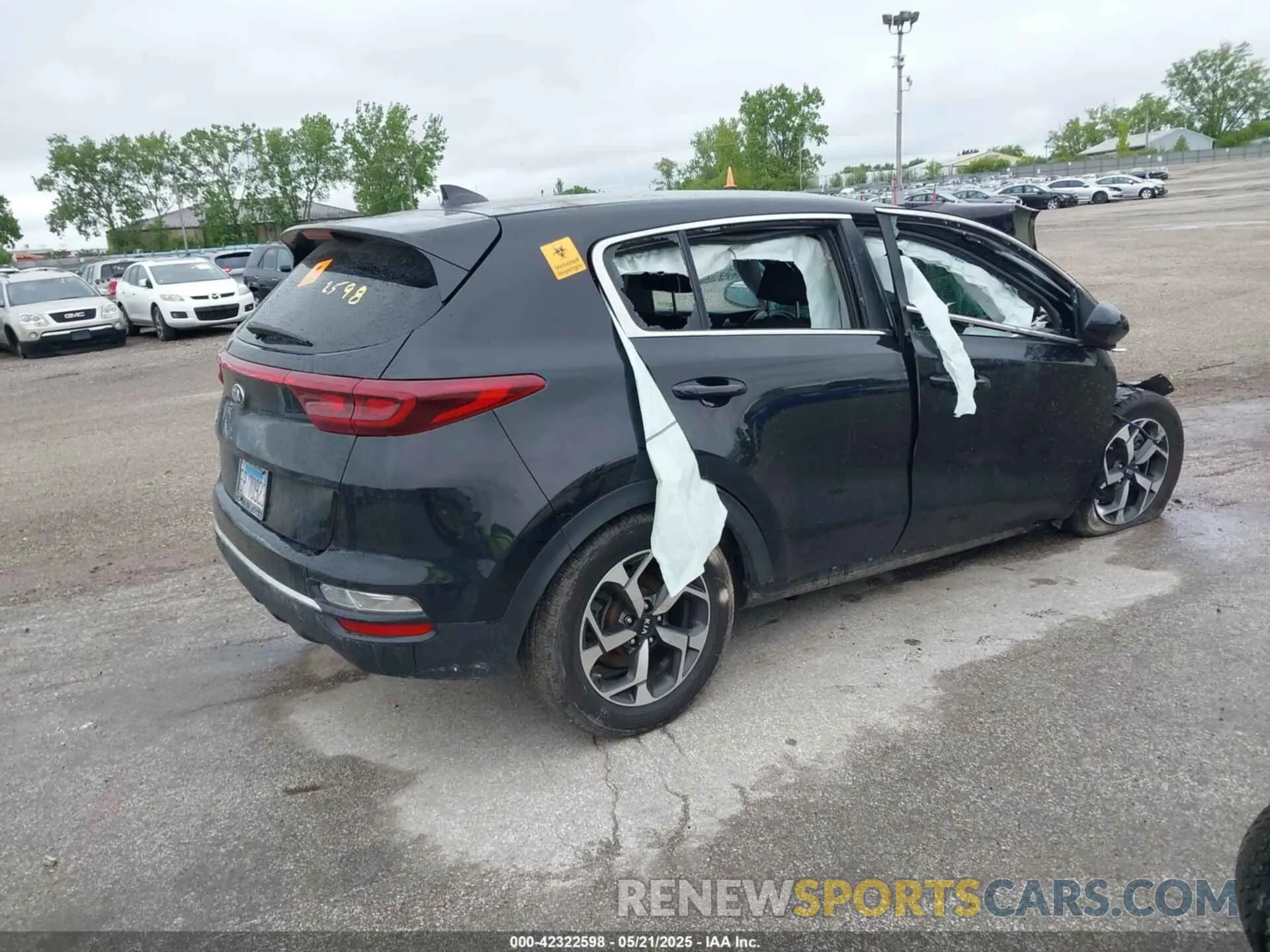 4 Photograph of a damaged car KNDPMCACXN7969560 KIA SPORTAGE 2022