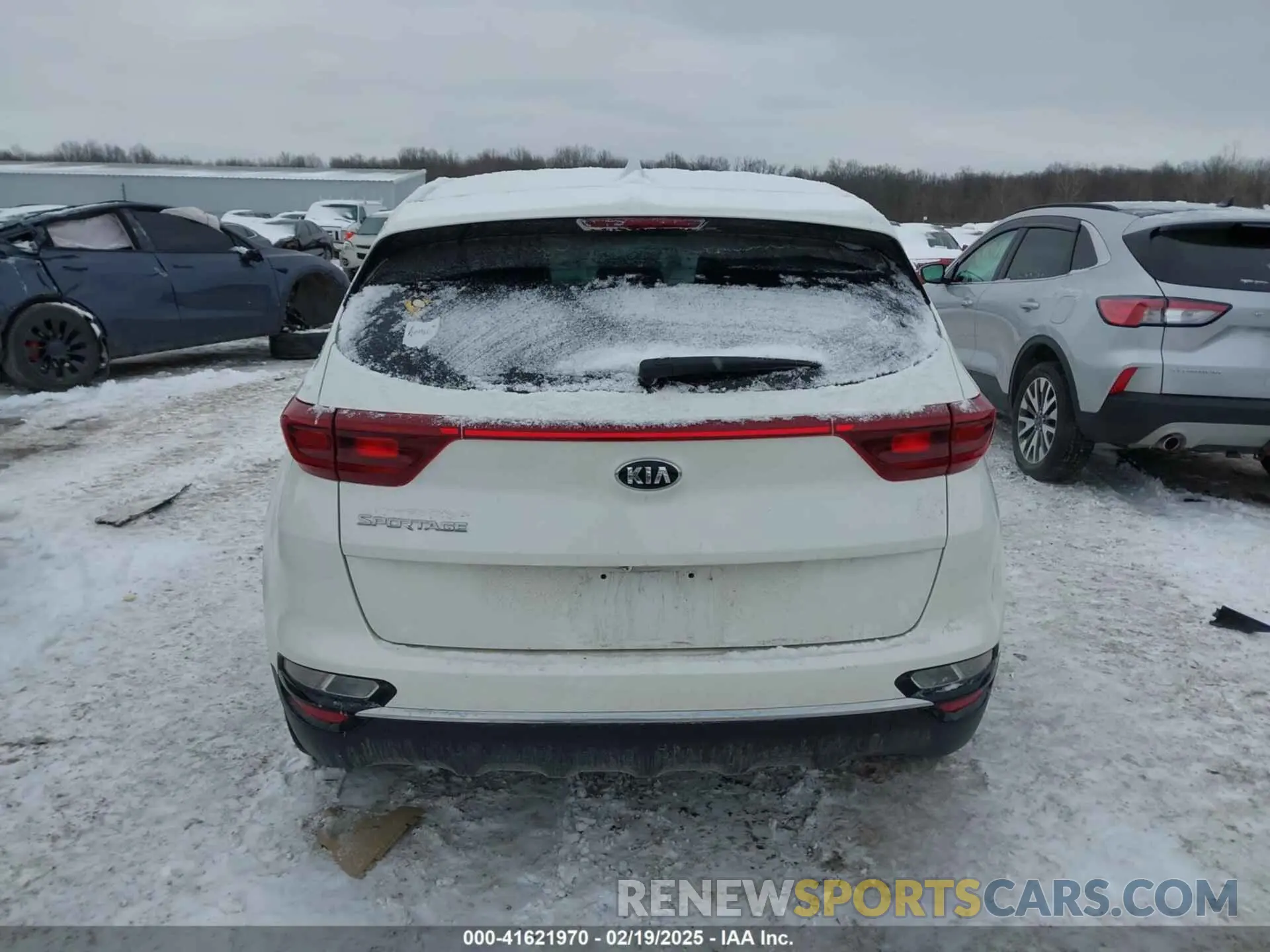 17 Photograph of a damaged car KNDPMCACXN7983264 KIA SPORTAGE 2022