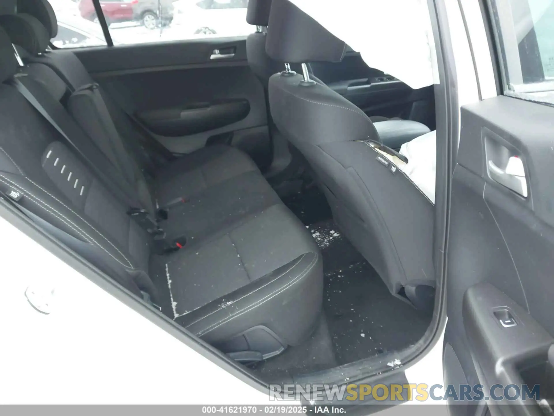 8 Photograph of a damaged car KNDPMCACXN7983264 KIA SPORTAGE 2022