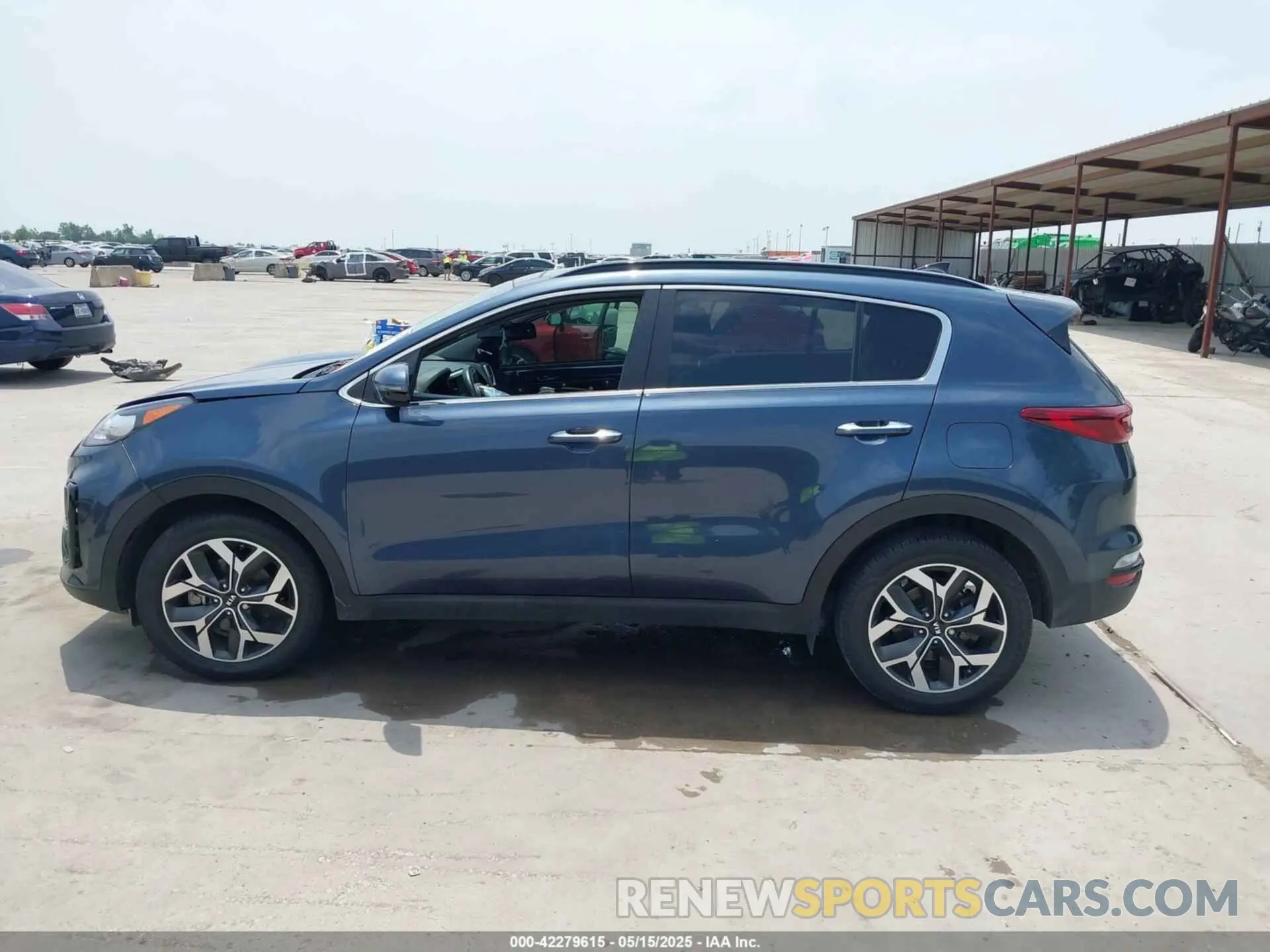 14 Photograph of a damaged car KNDPN3AC1N7023344 KIA SPORTAGE 2022