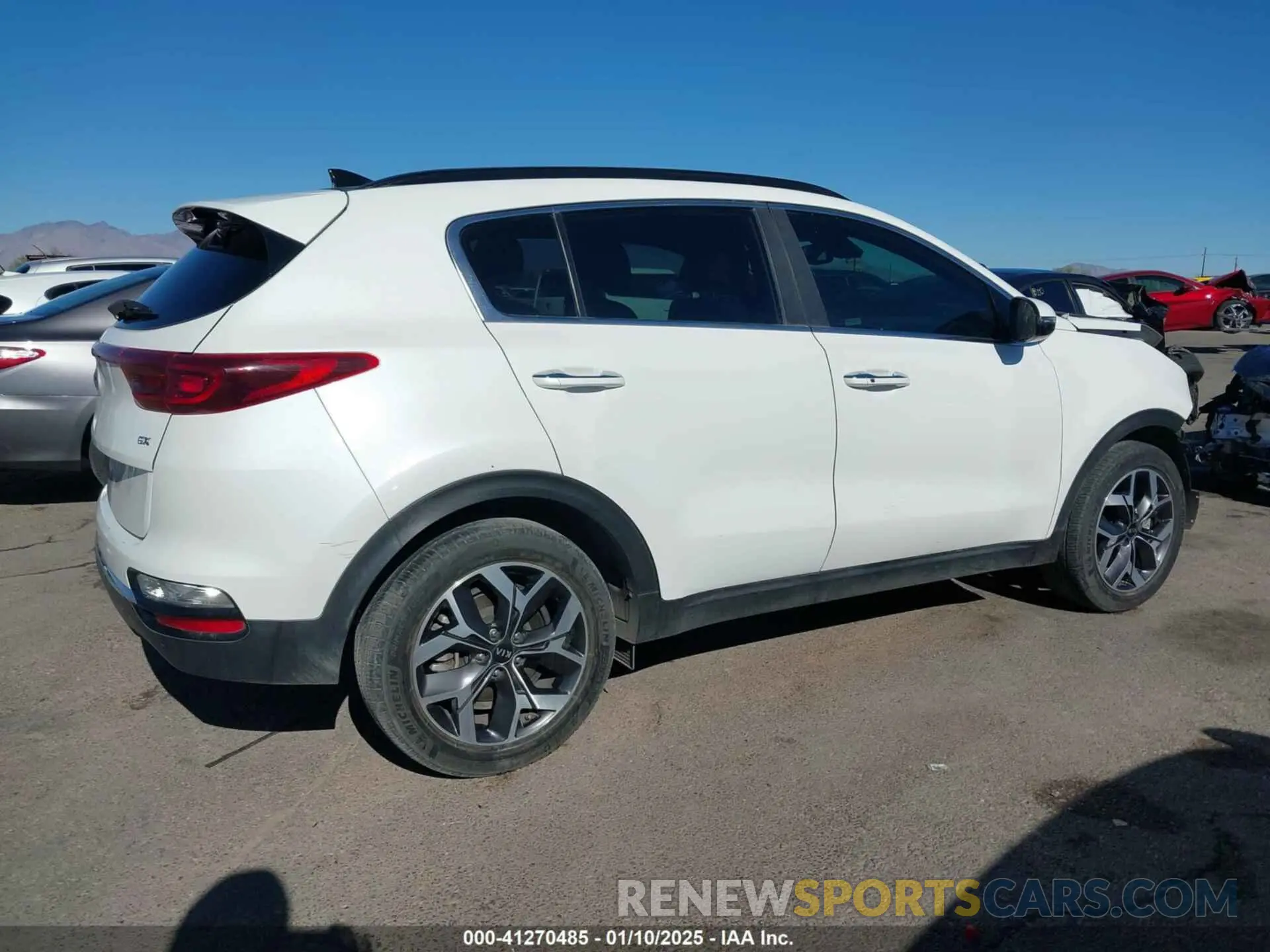 14 Photograph of a damaged car KNDPN3AC5N7003114 KIA SPORTAGE 2022