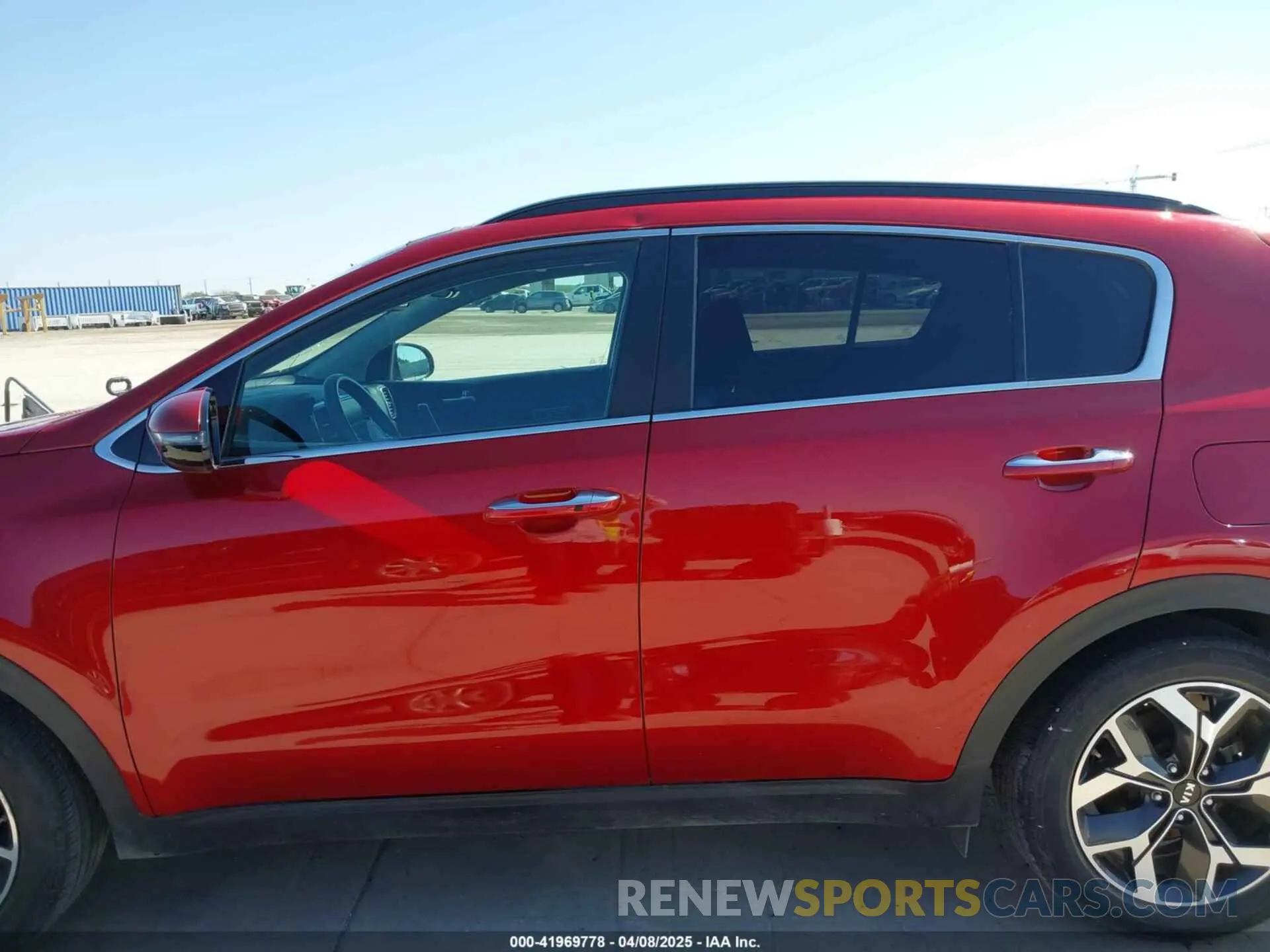 14 Photograph of a damaged car KNDPN3AC5N7990717 KIA SPORTAGE 2022