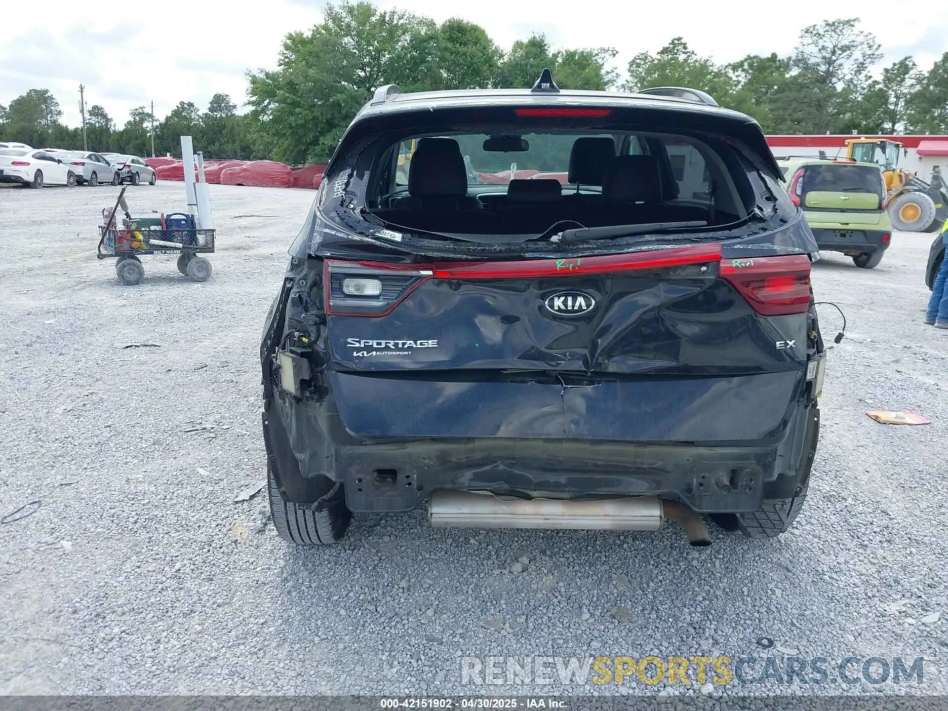 17 Photograph of a damaged car KNDPN3AC6N7007642 KIA SPORTAGE 2022