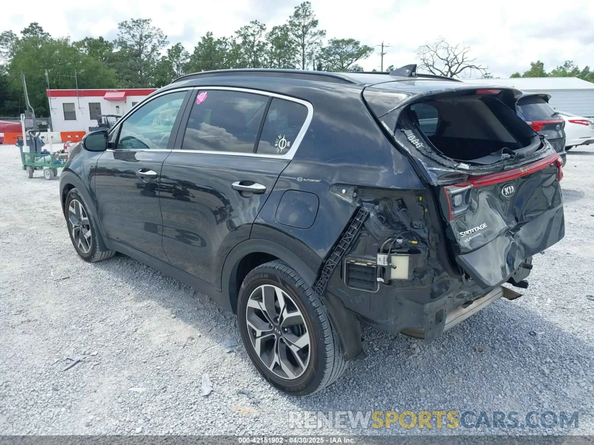 3 Photograph of a damaged car KNDPN3AC6N7007642 KIA SPORTAGE 2022