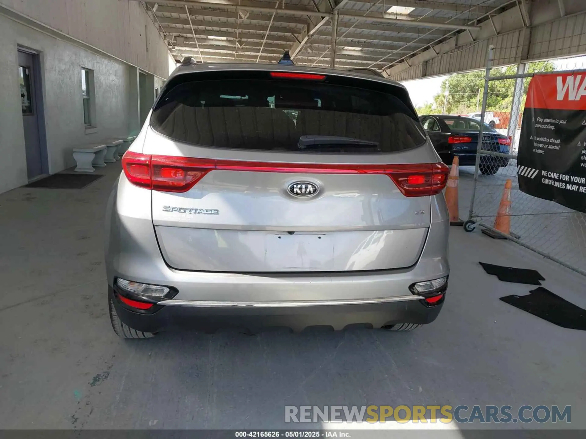 16 Photograph of a damaged car KNDPN3AC6N7959489 KIA SPORTAGE 2022