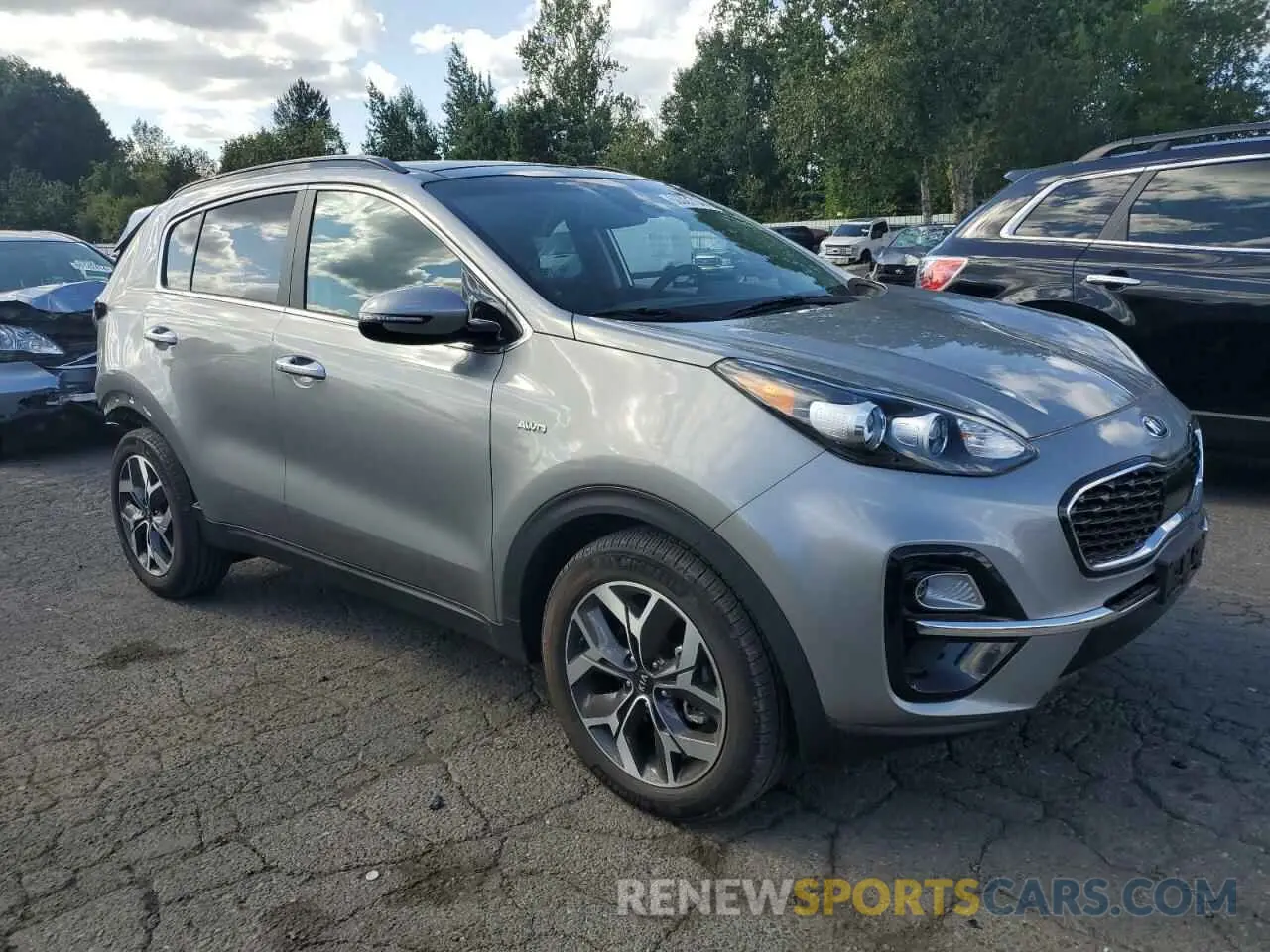 4 Photograph of a damaged car KNDPNCAC1N7987152 KIA SPORTAGE 2022