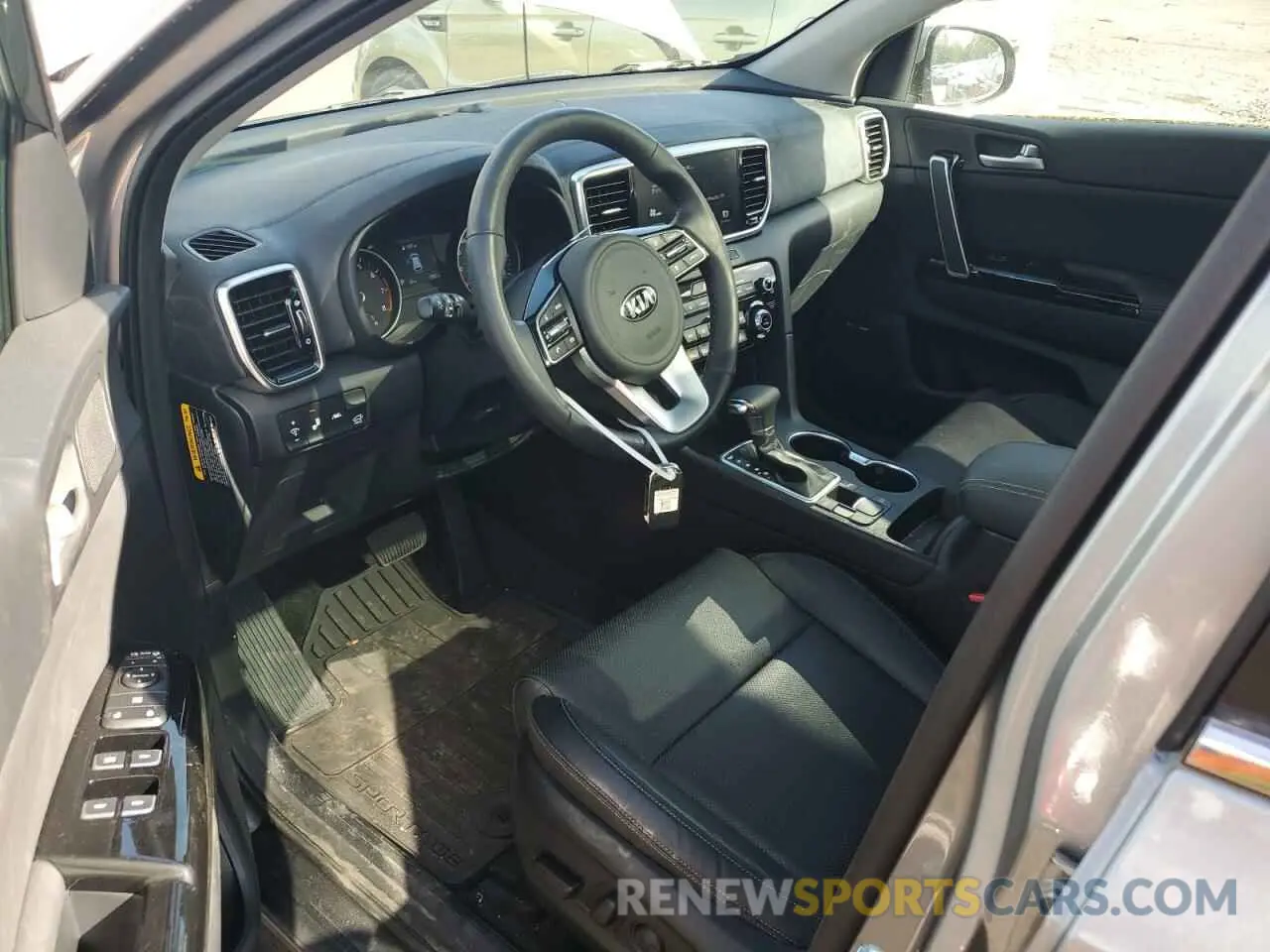 8 Photograph of a damaged car KNDPNCAC1N7987152 KIA SPORTAGE 2022