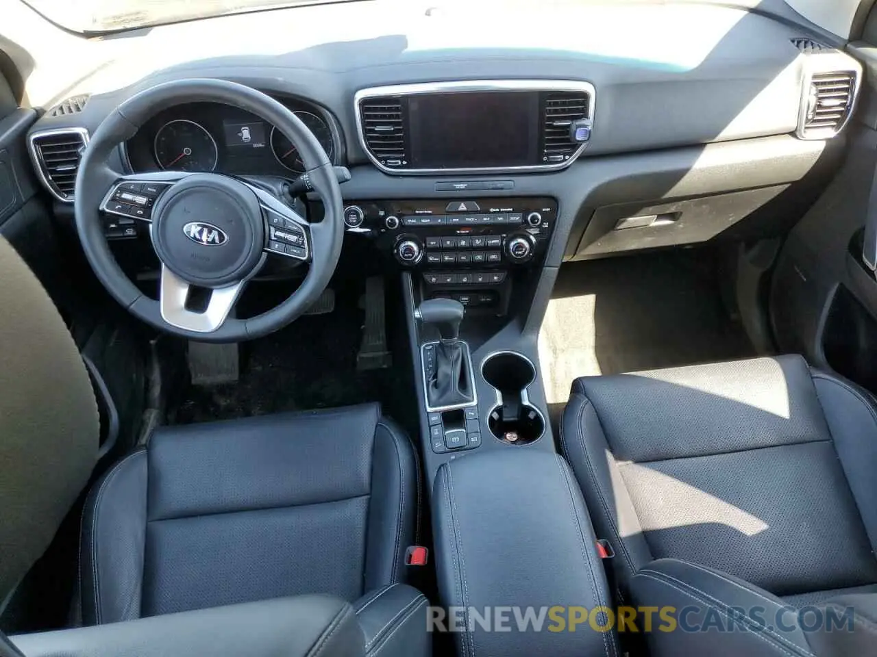 8 Photograph of a damaged car KNDPNCAC5N7002044 KIA SPORTAGE 2022