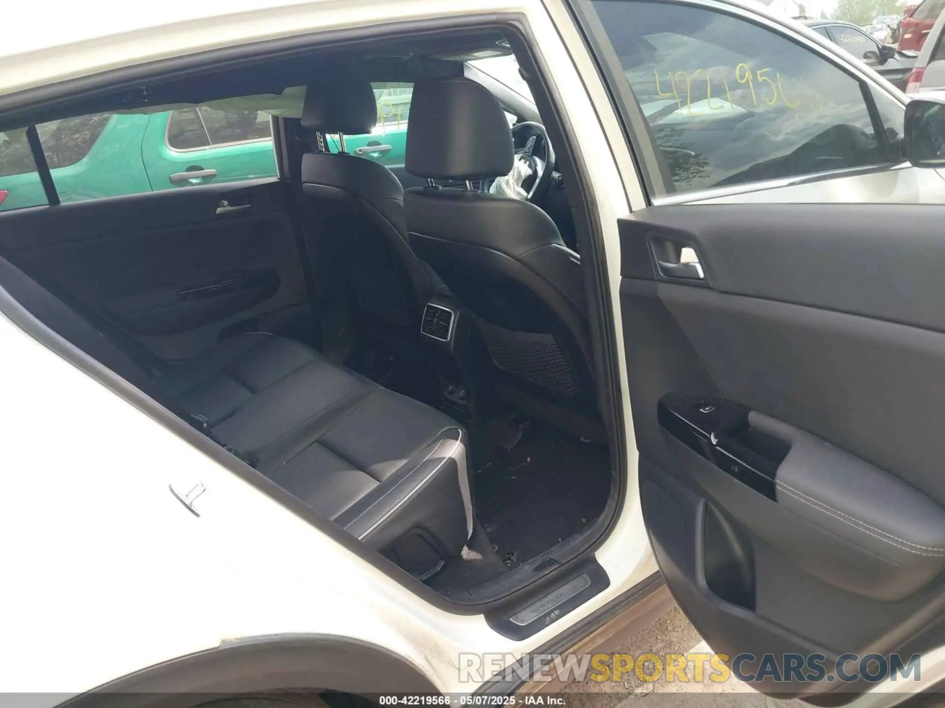 8 Photograph of a damaged car KNDPR3A65N7020221 KIA SPORTAGE 2022