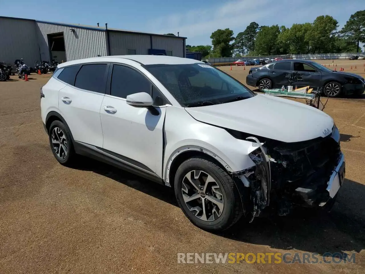 4 Photograph of a damaged car 5XYK33AF0PG115805 KIA SPORTAGE 2023