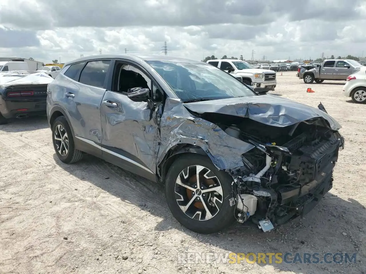 4 Photograph of a damaged car 5XYK33AF4PG055205 KIA SPORTAGE 2023