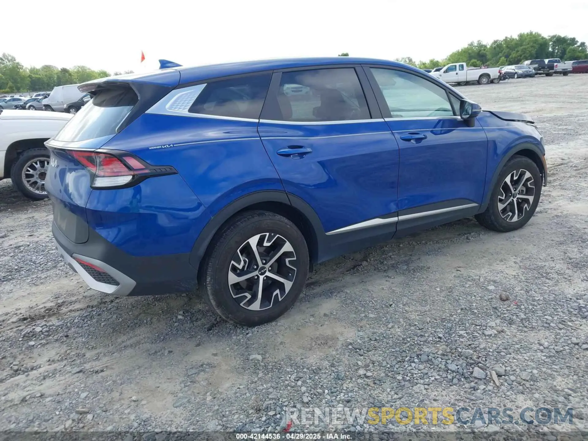 4 Photograph of a damaged car 5XYK33AF4PG129819 KIA SPORTAGE 2023