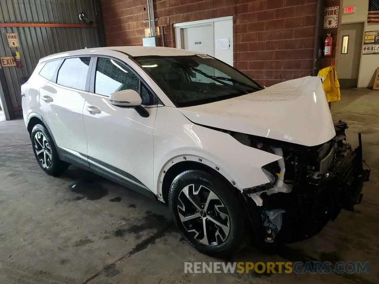 4 Photograph of a damaged car 5XYK33AF5PG022701 KIA SPORTAGE 2023