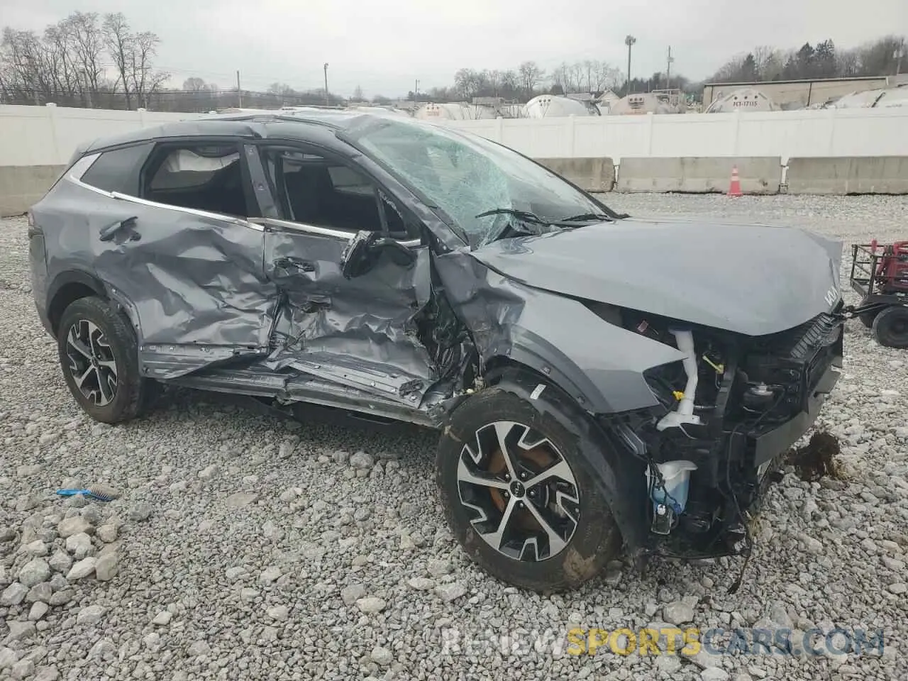 4 Photograph of a damaged car 5XYK33AF5PG101883 KIA SPORTAGE 2023