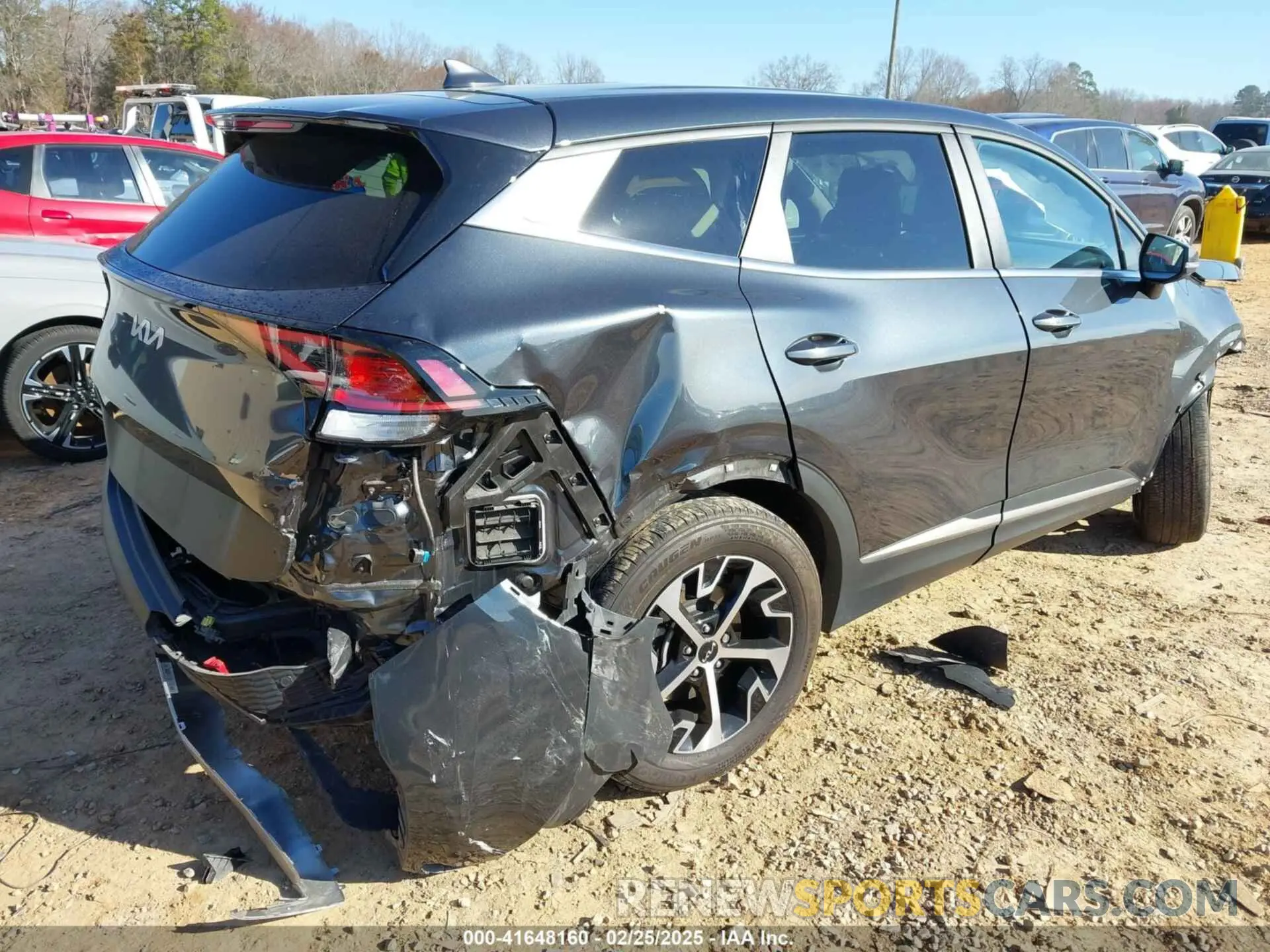 4 Photograph of a damaged car 5XYK33AF5PG133054 KIA SPORTAGE 2023