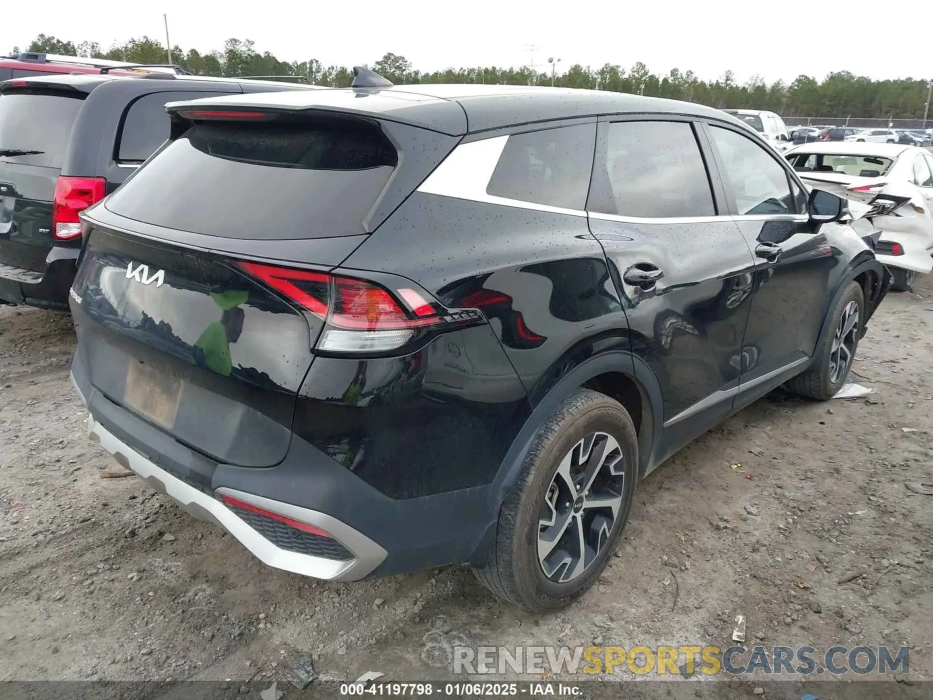 4 Photograph of a damaged car 5XYK33AF7PG104560 KIA SPORTAGE 2023