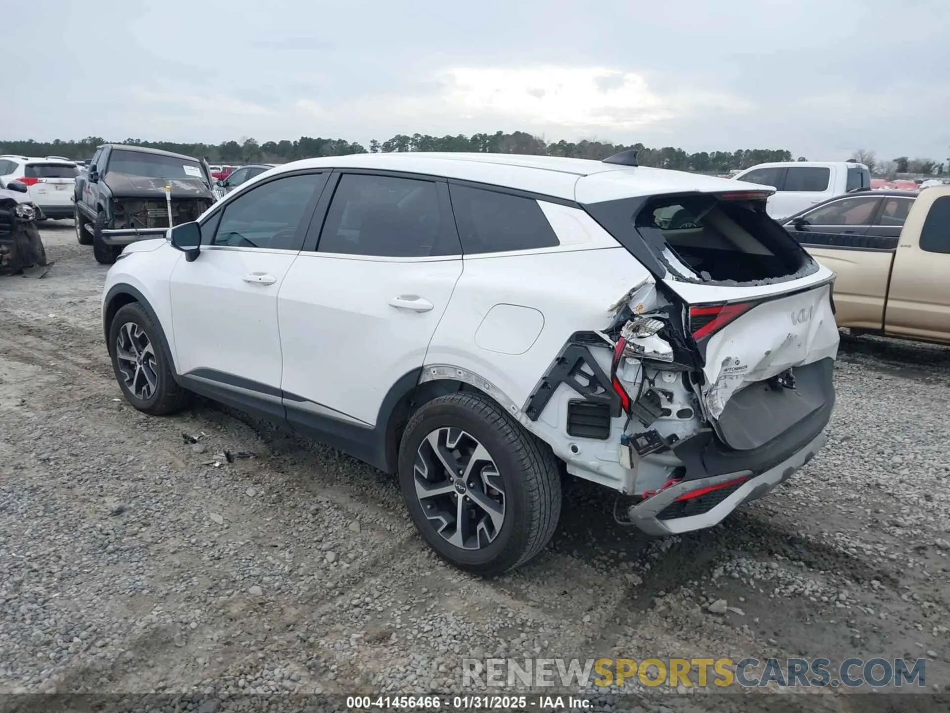 3 Photograph of a damaged car 5XYK33AF9PG042756 KIA SPORTAGE 2023