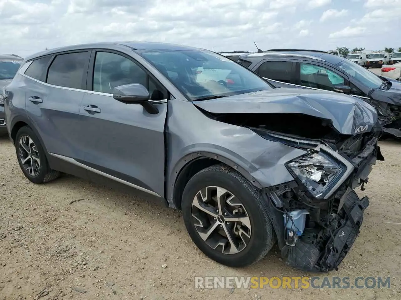 4 Photograph of a damaged car 5XYK33AF9PG084621 KIA SPORTAGE 2023